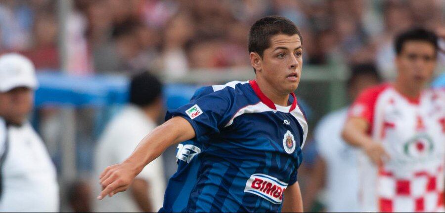 Chicharito durante su primera etapa en Guadalajara (X/ @Chivas)