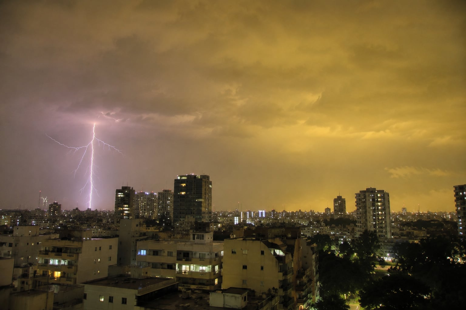 Mapa de lluvias, en vivo: así avanzan las tormentas en Buenos Aires hoy, minuto a minuto
