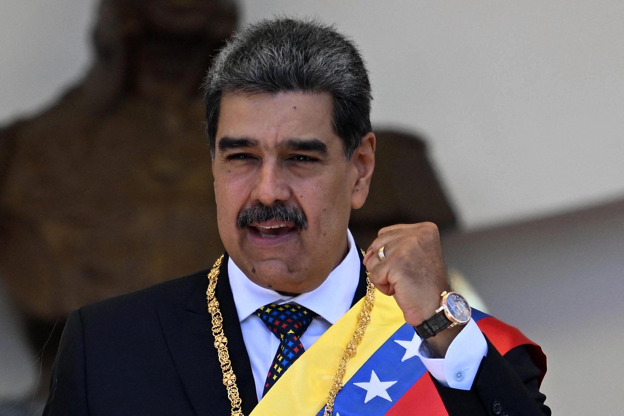 Nicolás Maduro acusó a Baduel de traición a la patria y el exministro debió pasar el resto de su vida en prisión