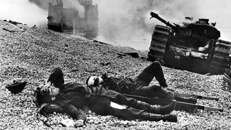 La incursión de 1942 en Dieppe demostró que las defensas alemanas en torno a los puertos del Canal eran demasiado fuertes para los desembarcos en la playa.
