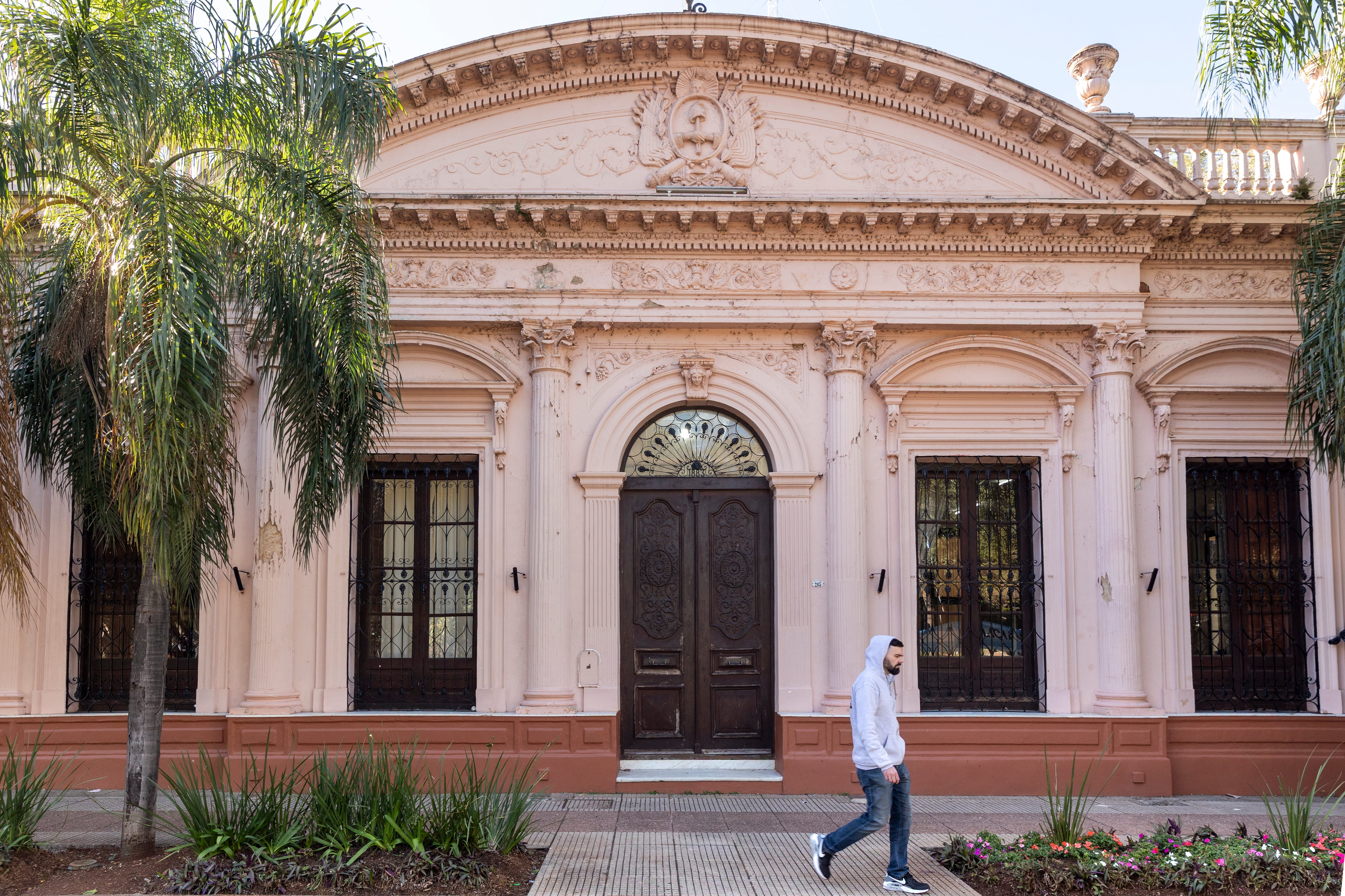 El edificio de la gobernación misionera.