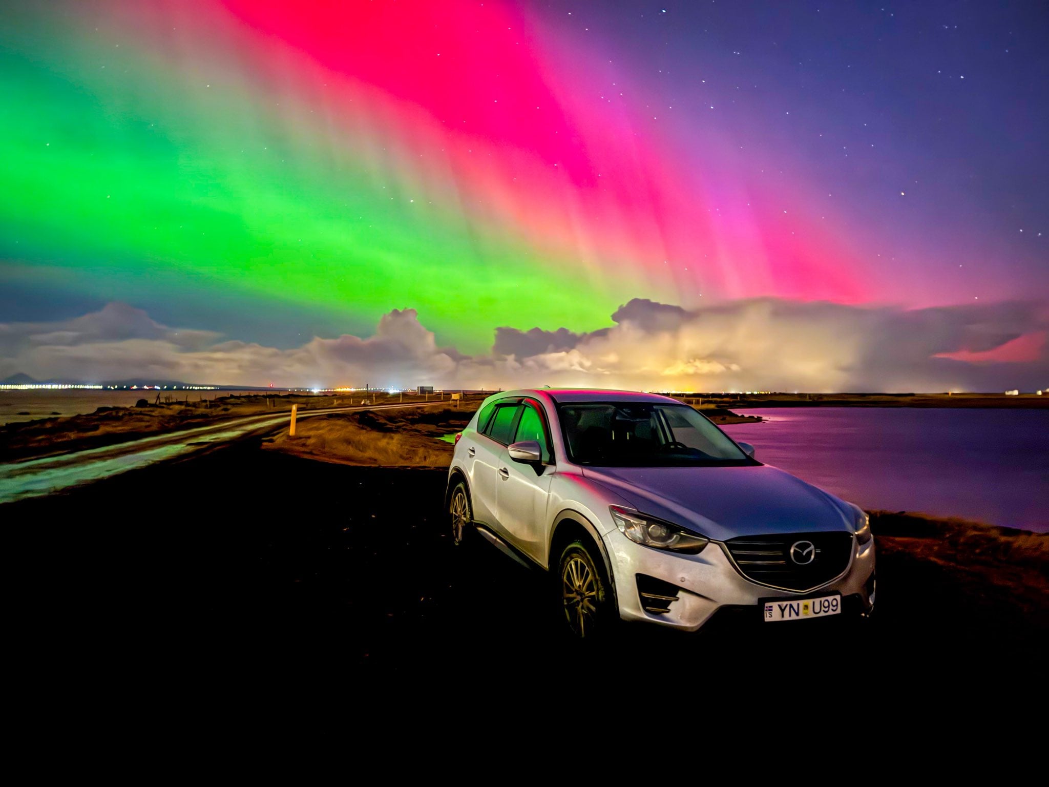 Llamativas y coloridas auroras boreales que se vieron en Islandia este lunes 19 de enero