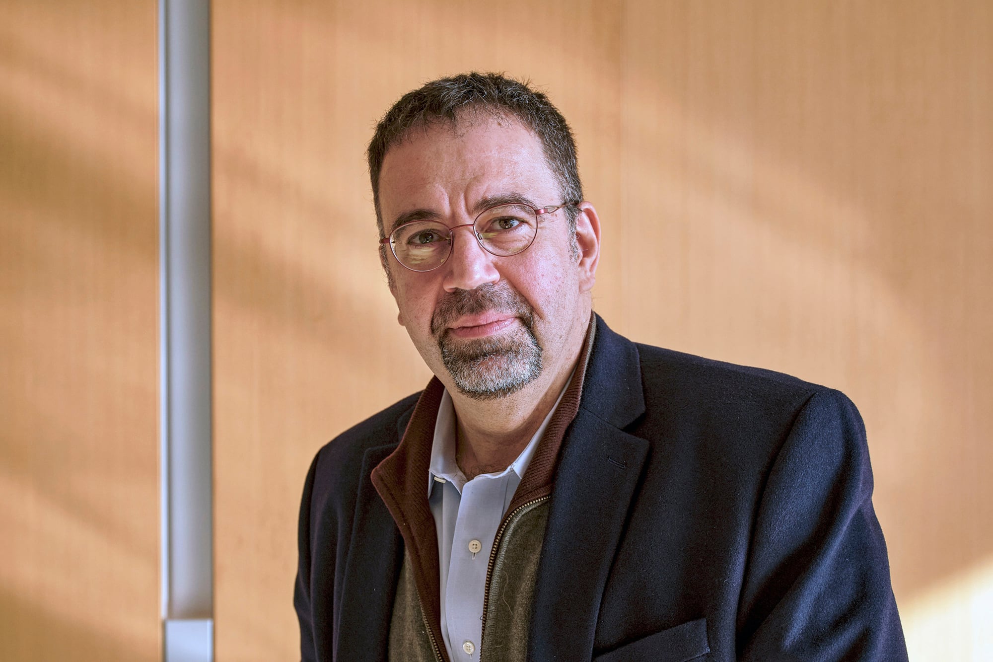 Más ruido que resultados: un Nobel cuestiona el relato dominante sobre la IA
