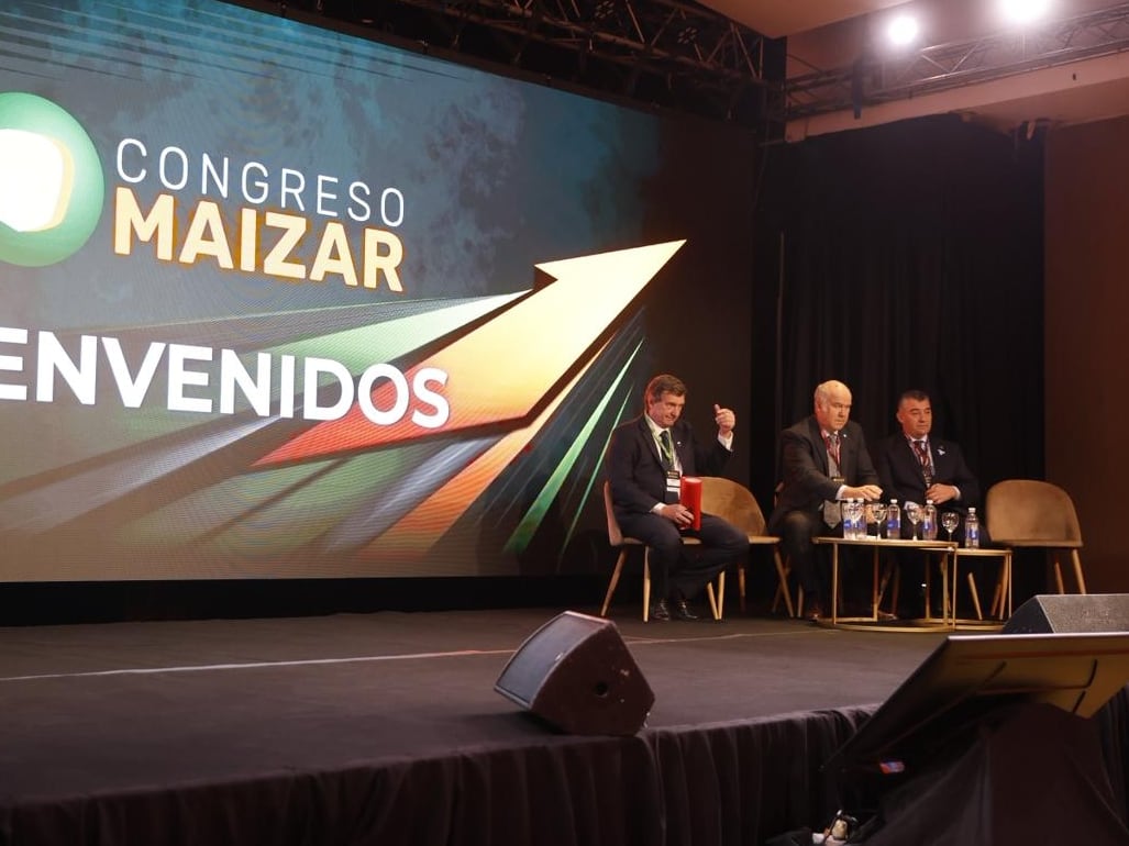 Federico Zerboni, presidente de Maizar; Sergio Iraeta, secretario de Agricultura y Ramiro Costa, presidente del Congreso 2026
