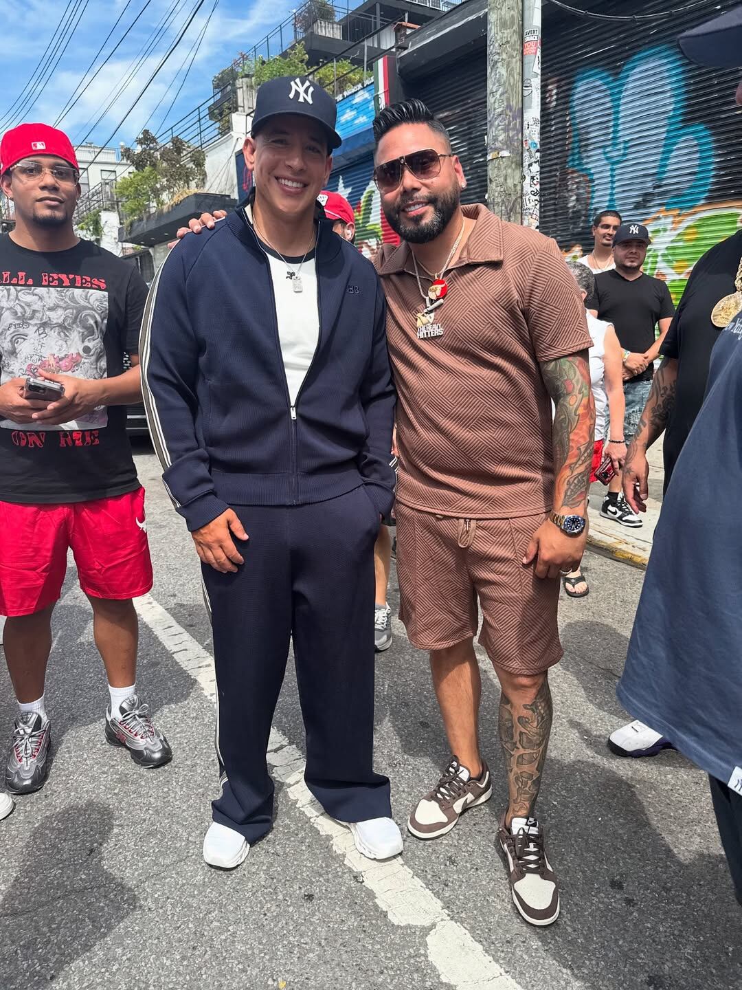 Daddy Yankee en Bushwick, Nueva York, para grabar su más reciente sencillo (Instagram/@djcarlitonyc)