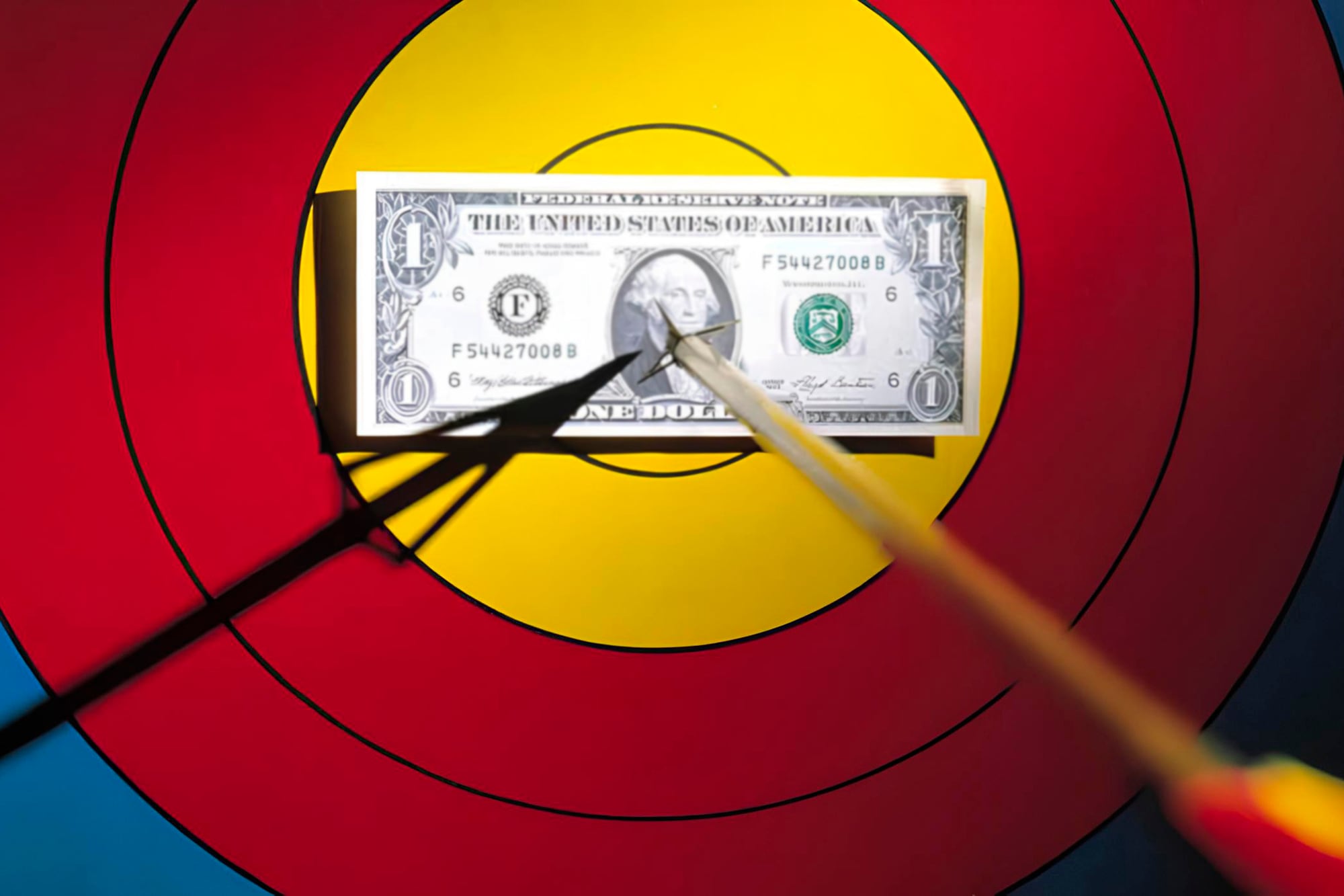 La economía “Robin Hood”. ¿Es necesario aumentar los impuestos globales a los ricos?