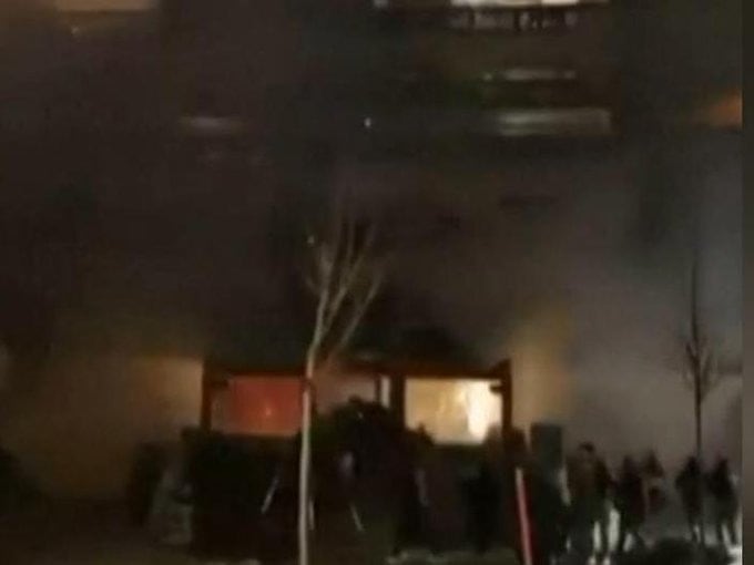 Suiza: decenas de muertos por un incendio en una lujosa estación de esquí