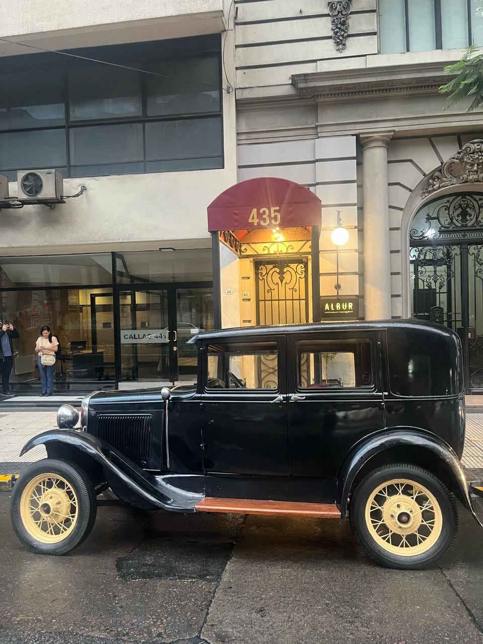 Albur, funciona en el antiguo teatro El 35, una joya porteña de los años 20 que volvió a abrir sus puertas después de casi cuatro décadas cerrada