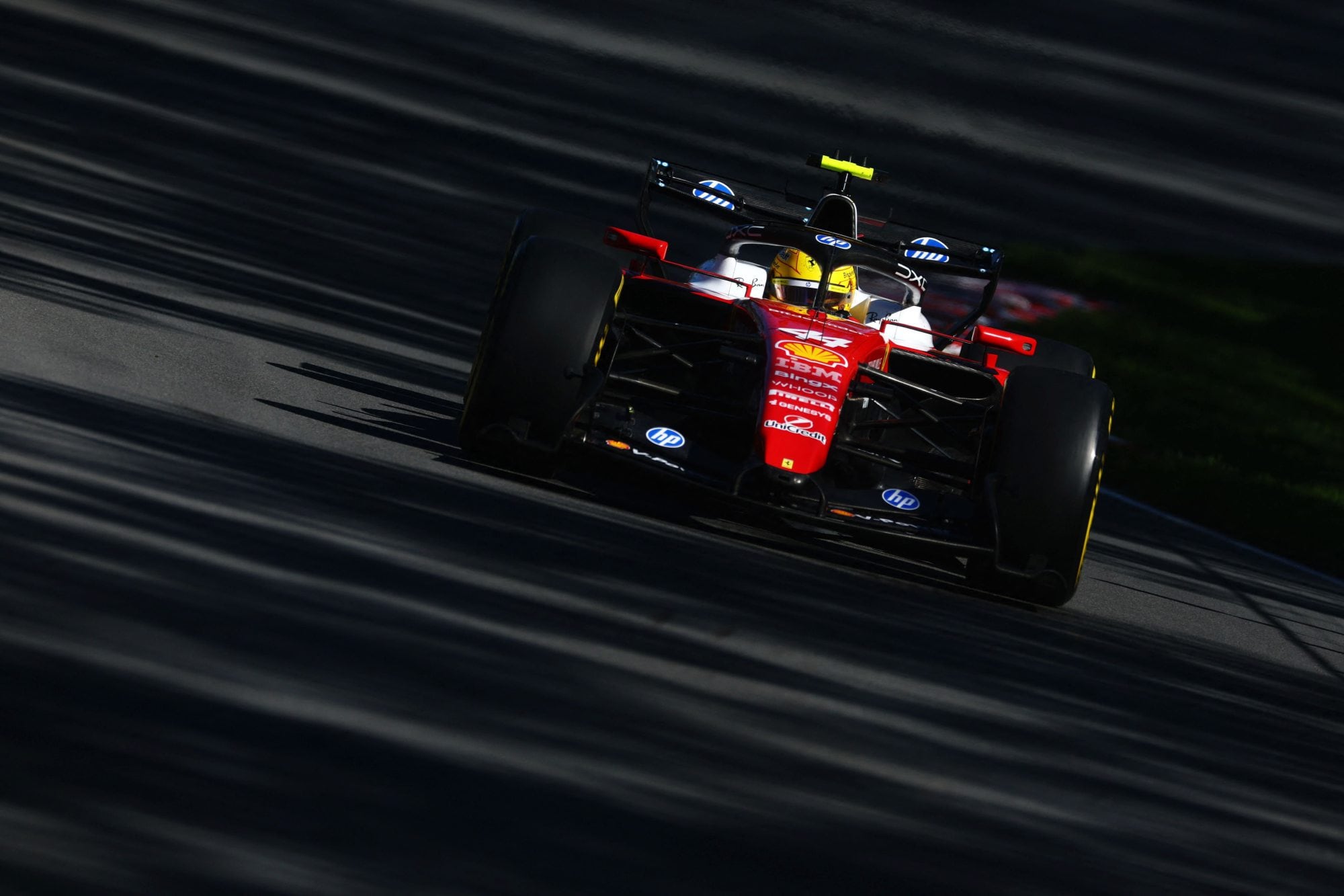 Lewis Hamilton quedó al frente de la clasificación antes de la suspensión de la SQ1 por bandera roja a raíz de un accidente de Fernando Alonso.