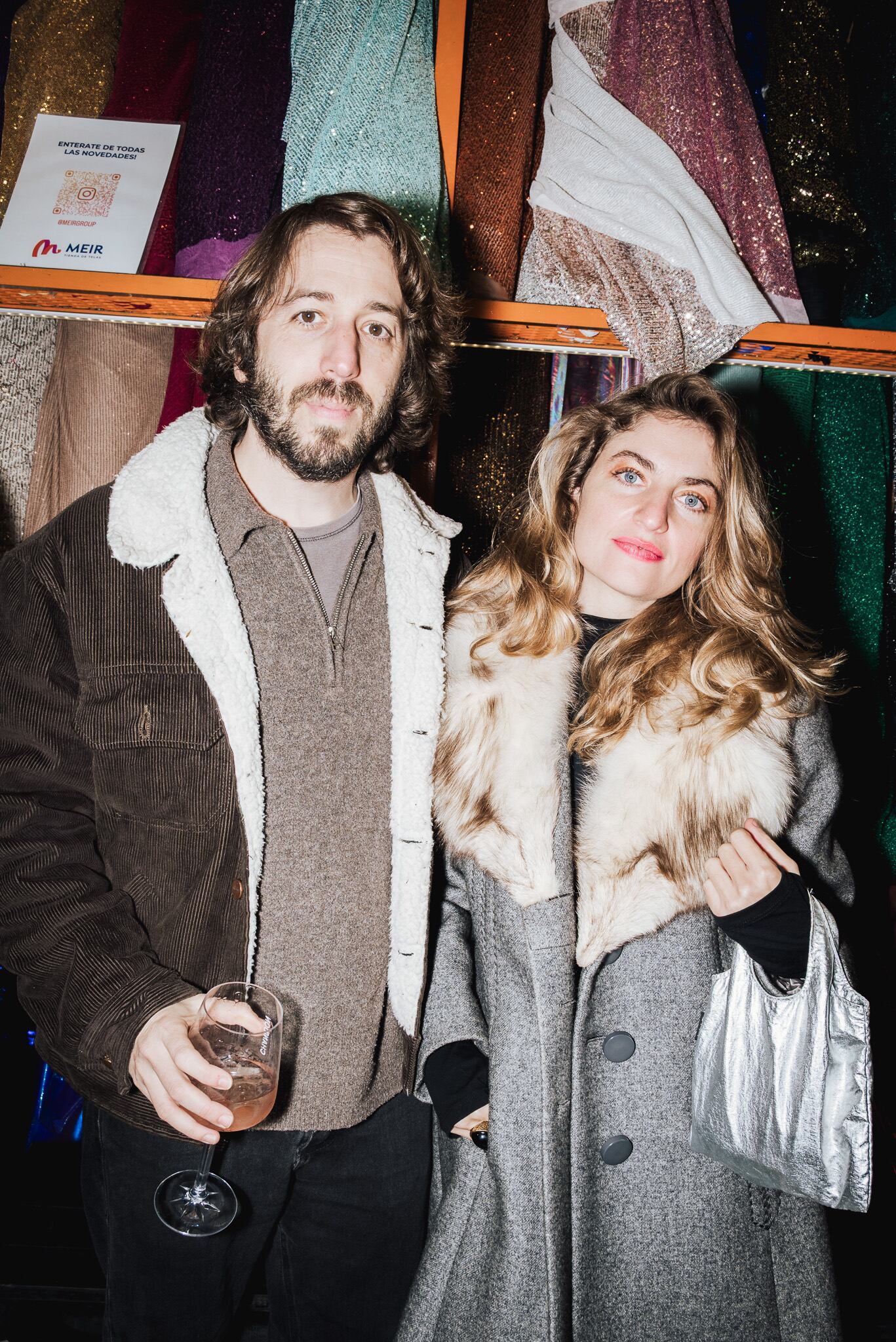 Martín Piroyanski y Vanesa Krongold en el local de telas en Once