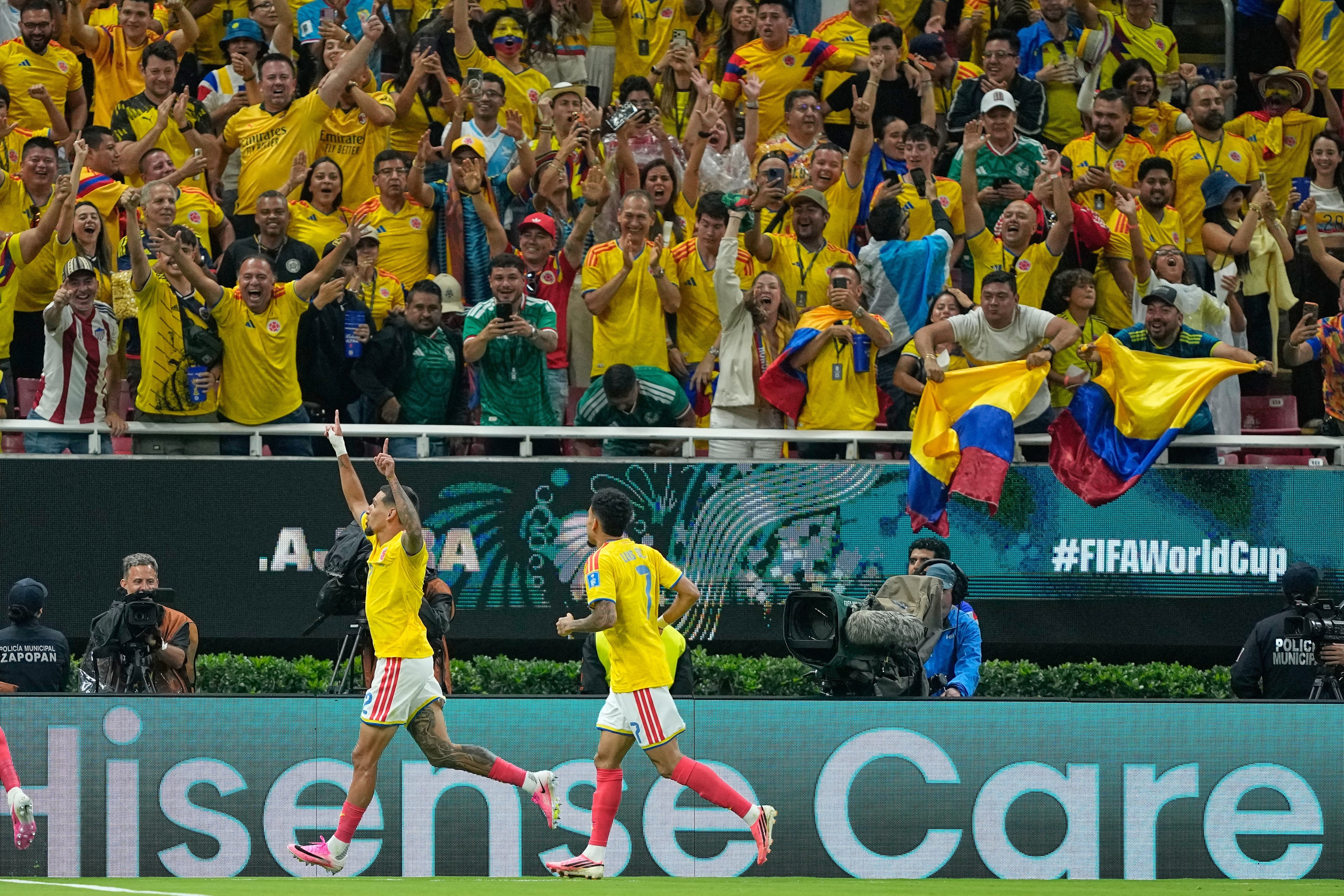 Colombia ganó con claridad y cerrará el Grupo ante Portugal; con un empate será primero.