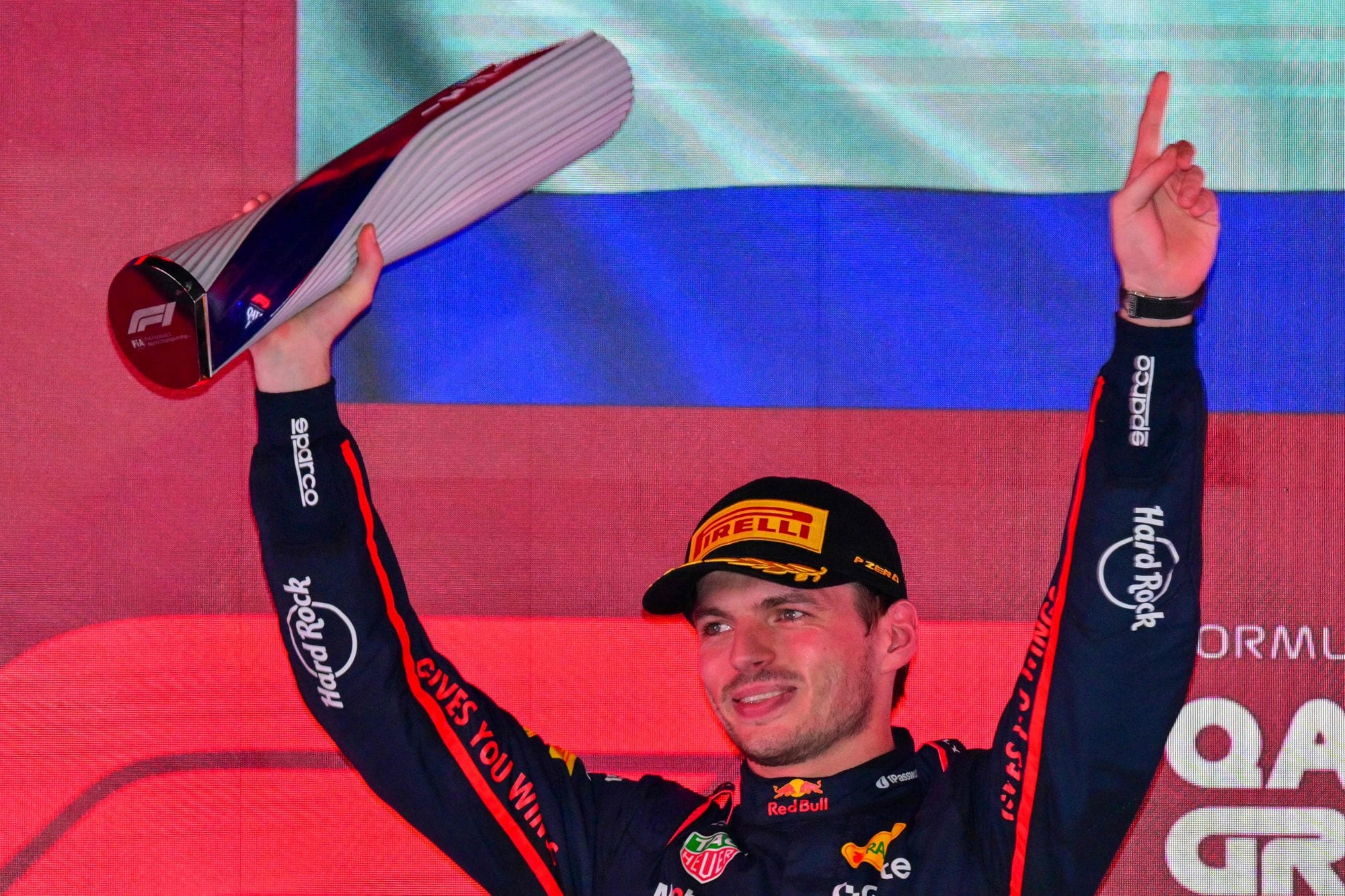 Verstappen ganó de nuevo, aprovechó las dudas de McLaren y está a tiro de ser otra vez campeón