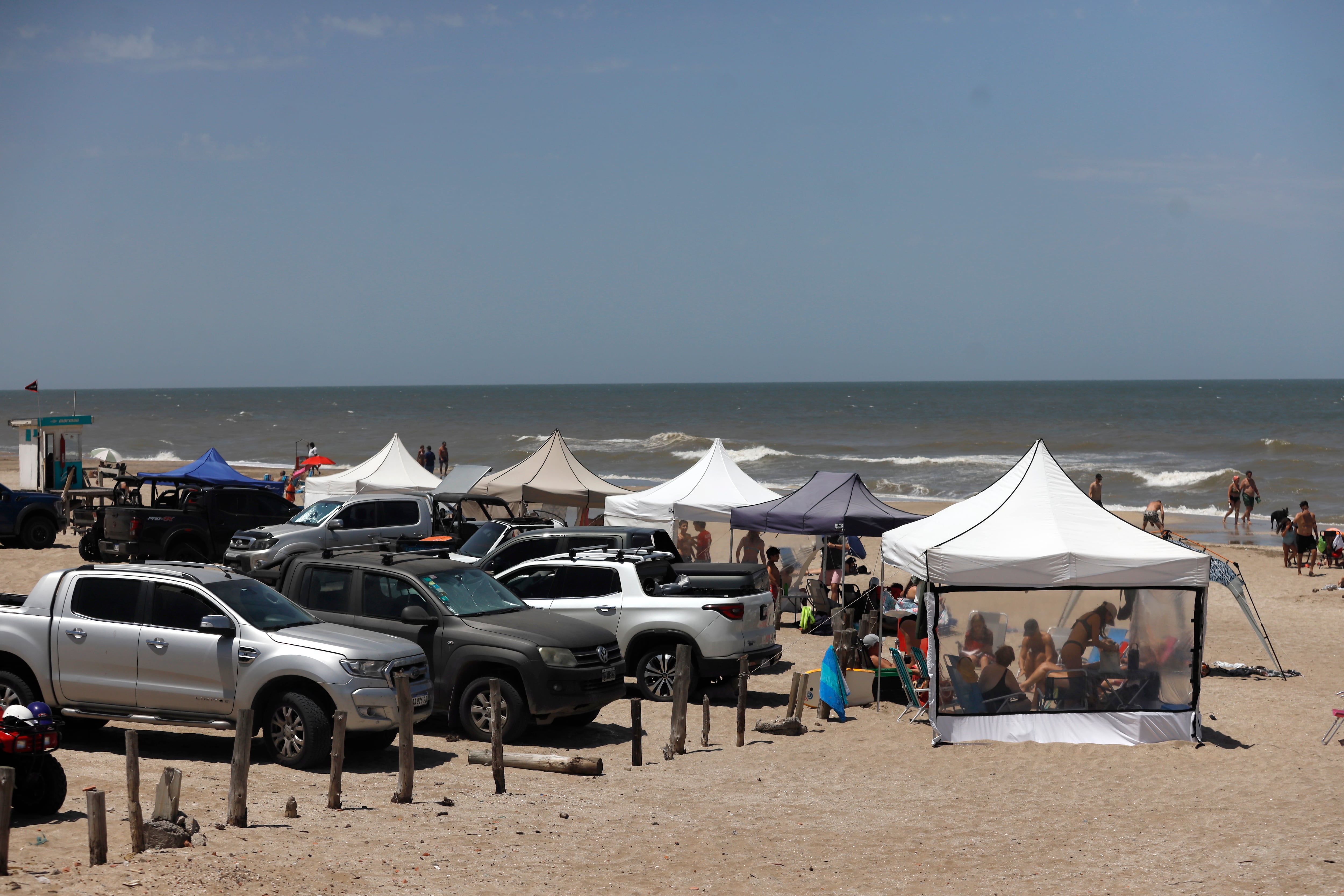 “Catarata de reservas”: el factor detrás del boom de arribos de último momento que empieza a registrar la costa