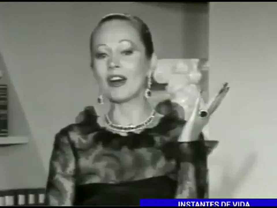 Pinky, segundos antes de presentar la TV a color