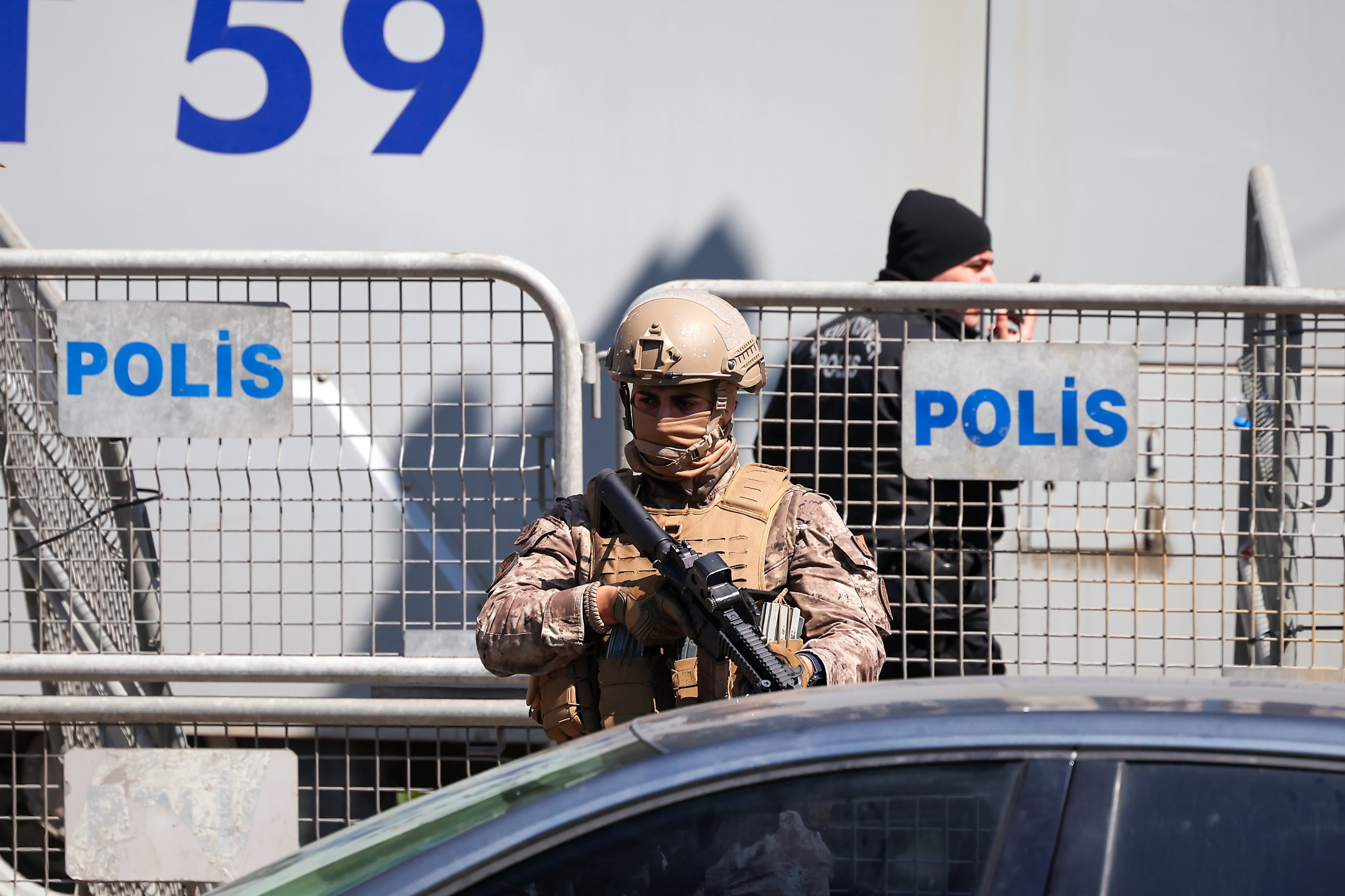 Videos: el tiroteo cerca del consulado israelí en Estambul, donde reportan un terrorista muerto y cuatro heridos