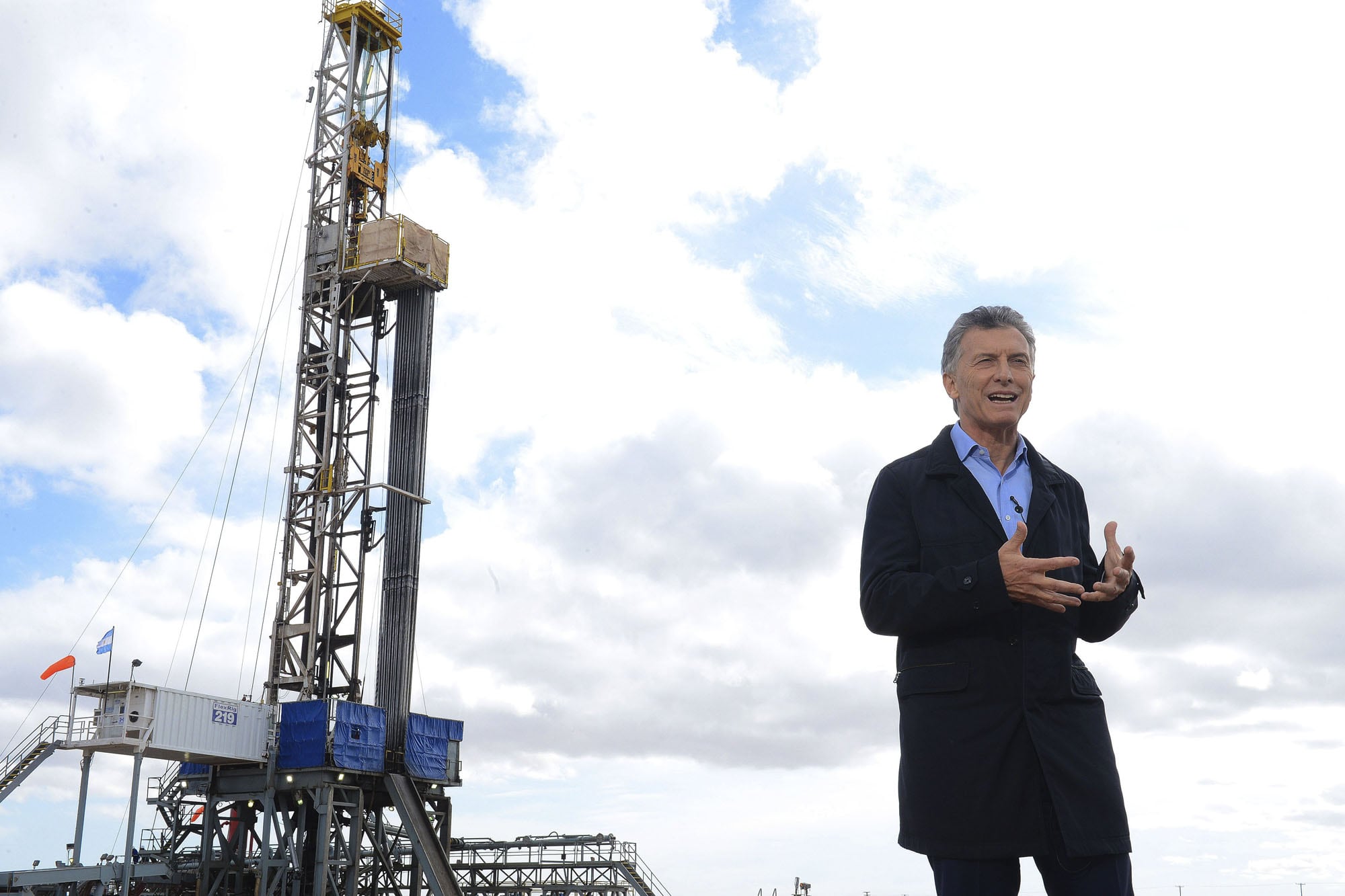 El entonces presidente Mauricio Macri en una visita a las instalaciones de YPF en Loma Campana, en la zona de Vaca Muerta, Neuquén, en 2018