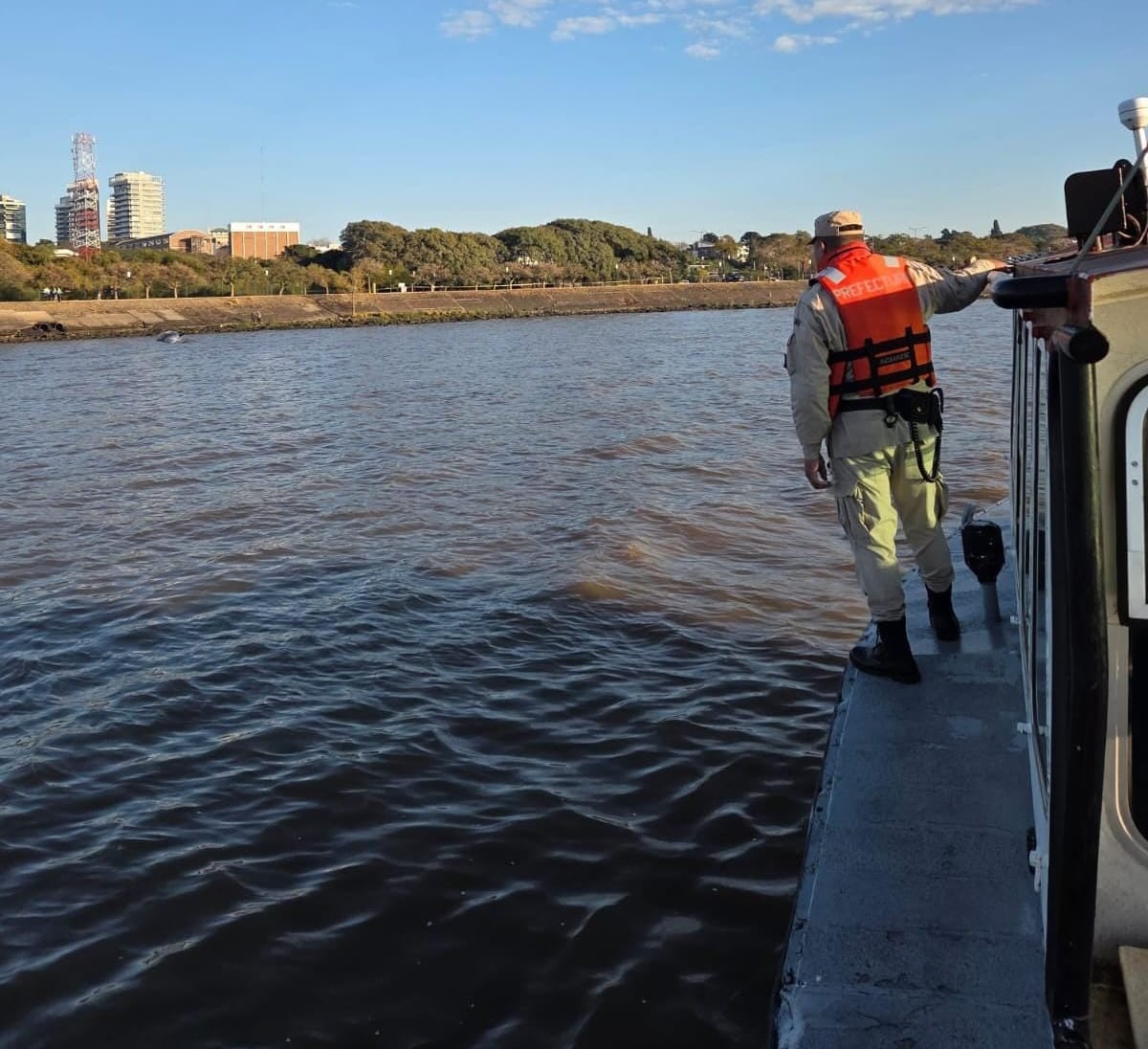 La Prefectura fue avisada tras un llamado al número de emergencias