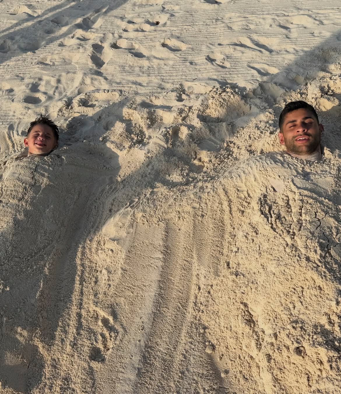 “La mejor parte de mi vida, ustedes”, escribió el Cuti Romero junto a un divertido álbum en redes sociales de sus vacaciones en la playa