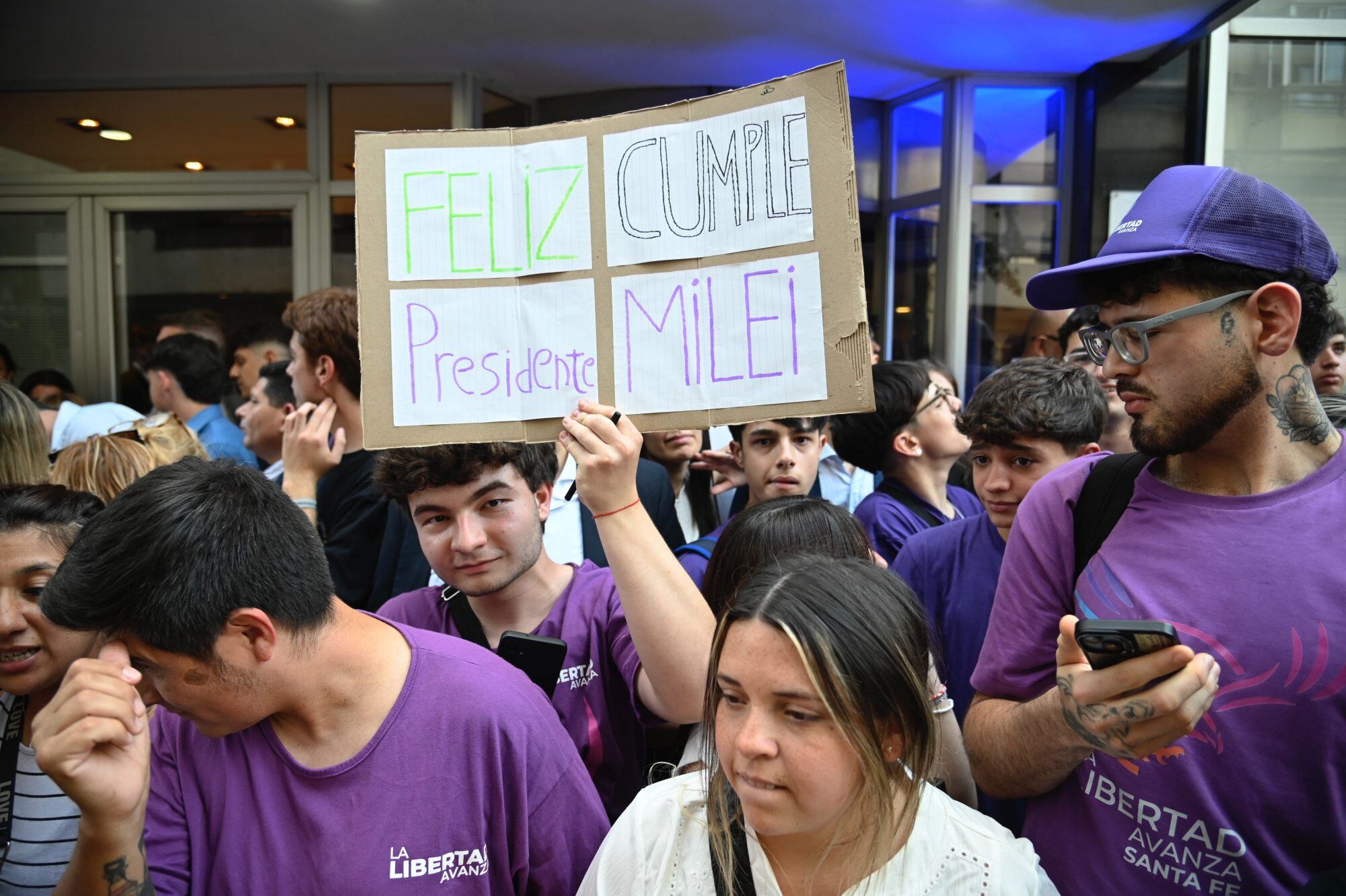 El presidente Javier Milei cierra su campaña electoral en Rosario, con vistas a las próximas elecciones a realizarse este domingo 26 de octubre