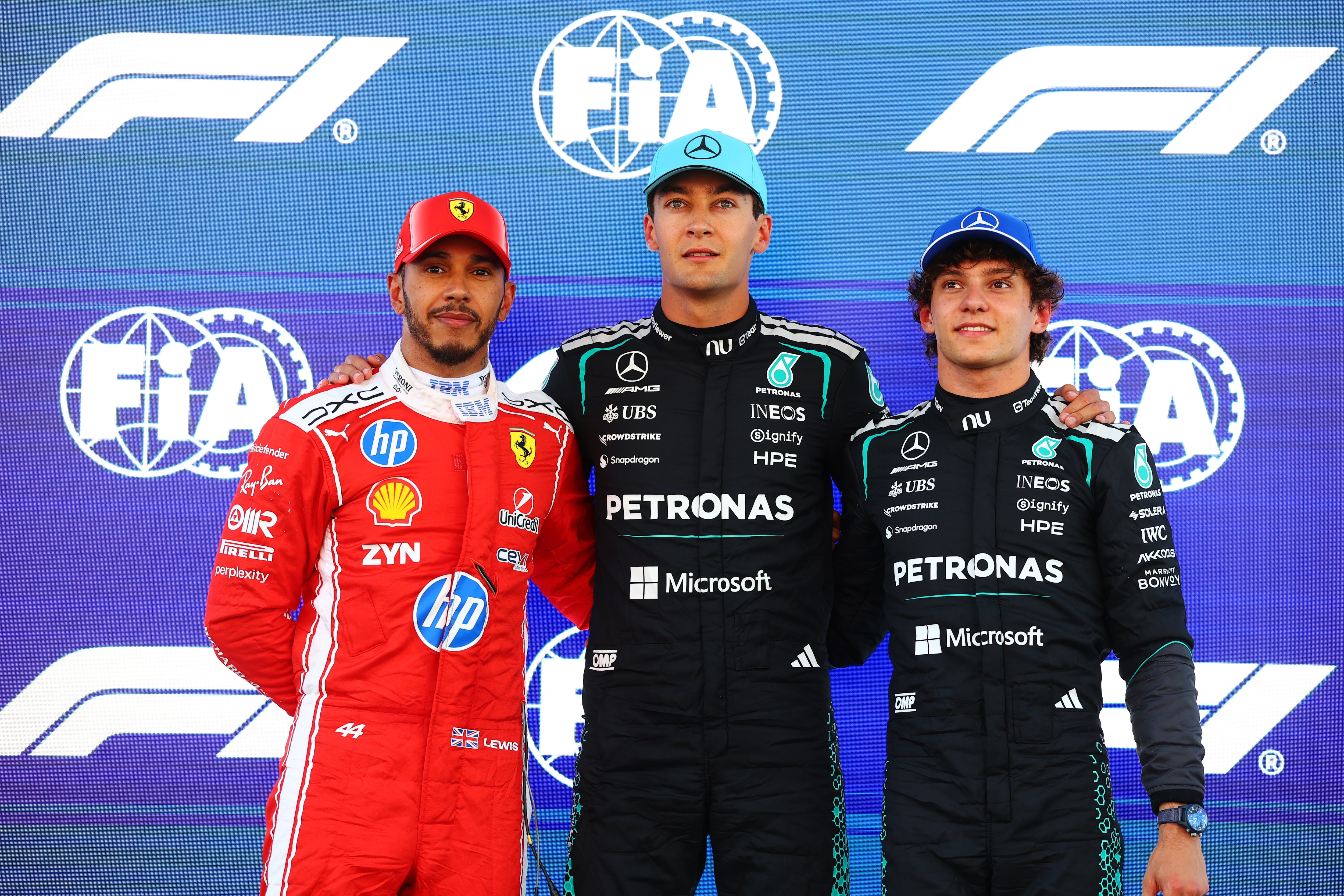 El líder del campeonato y sus dos escoltas, en el podio del GP de China