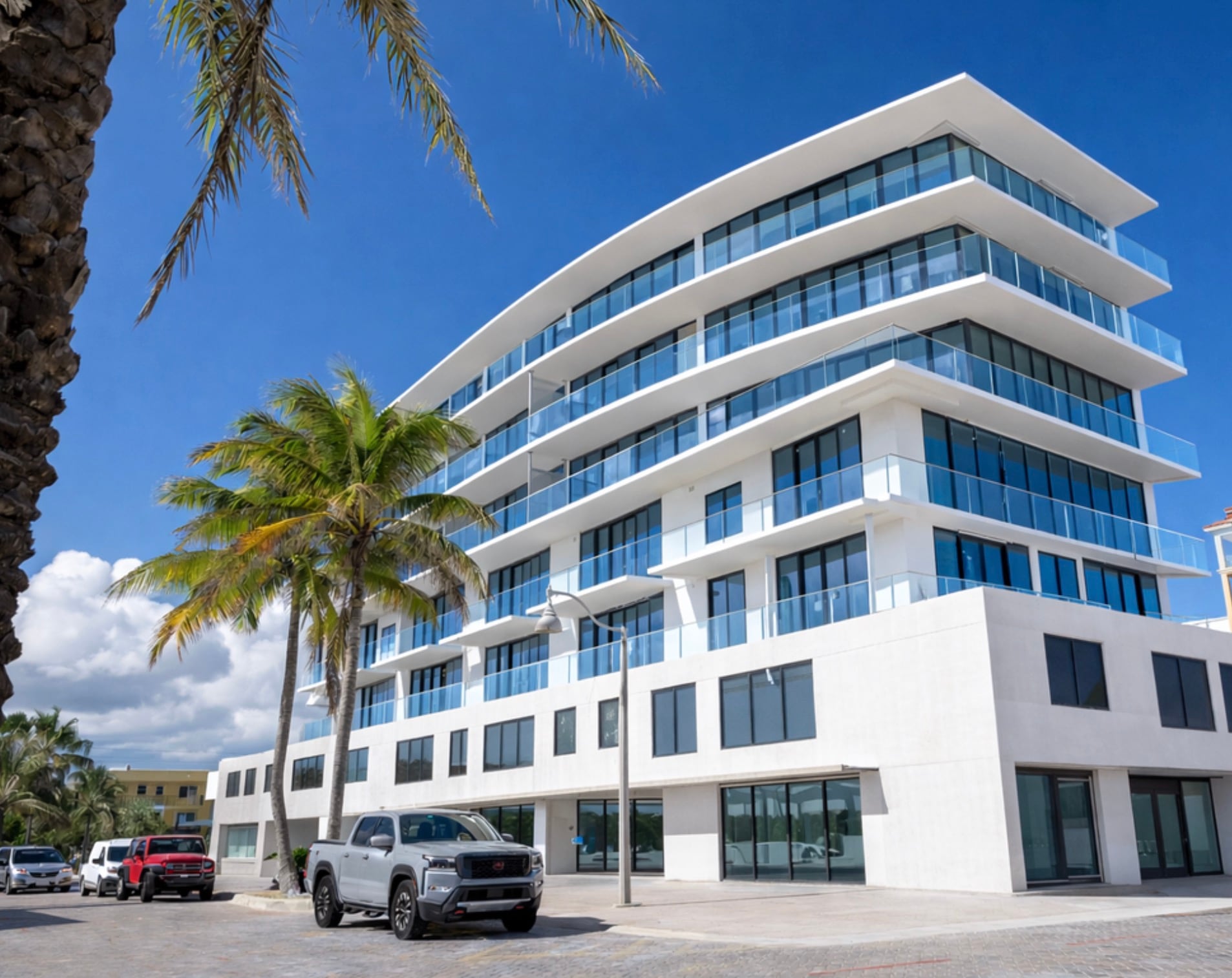 Eturna Beachside Residences es un desarrollo boutique de 36 residencias en siete pisos