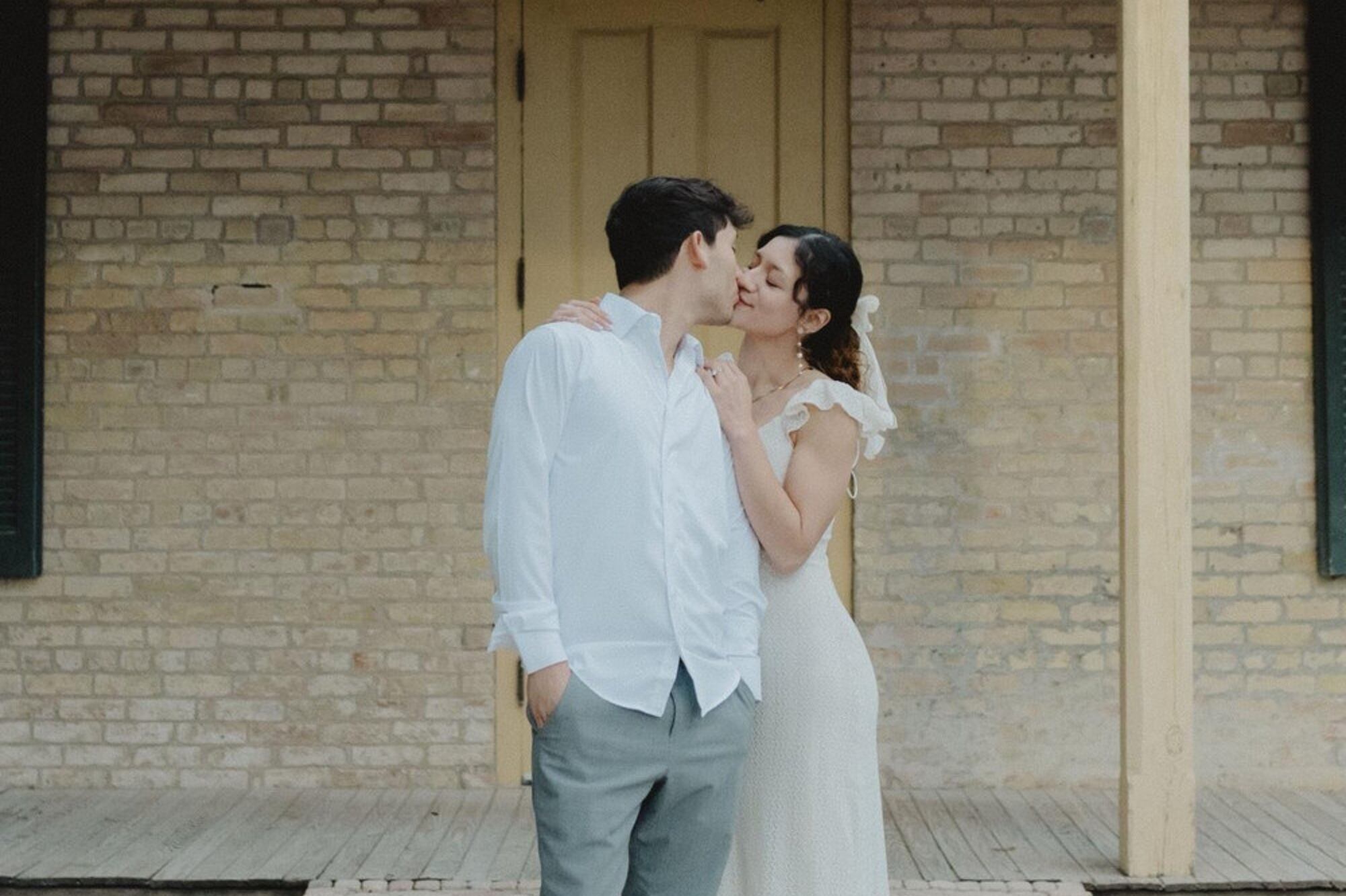 Bristol Flores junto a su ahora esposo, Adrián Ambriz