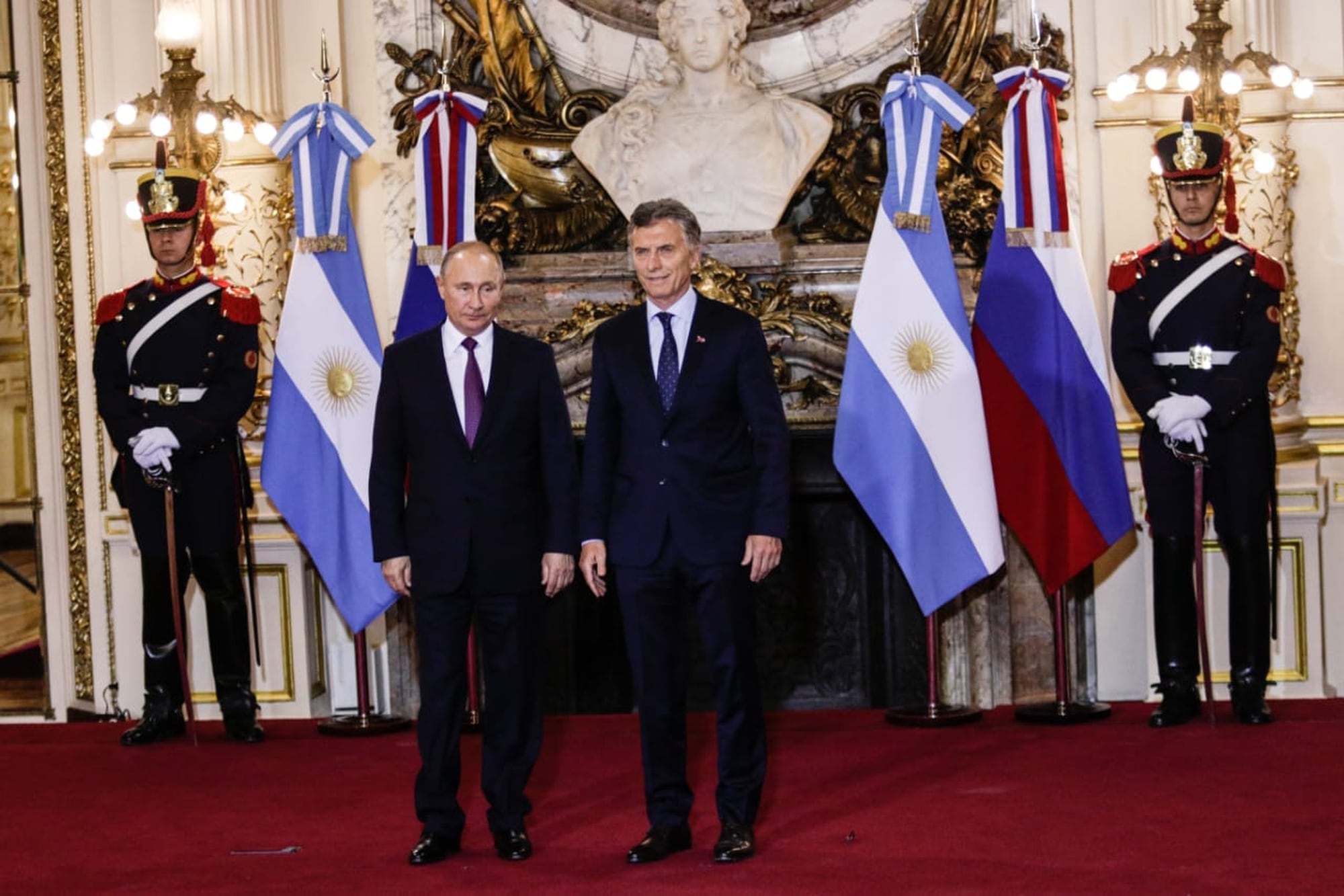 Los mandatarios Vladimir Putin y Mauricio Macri durante la conferencia de prensa en la Casa Rosada