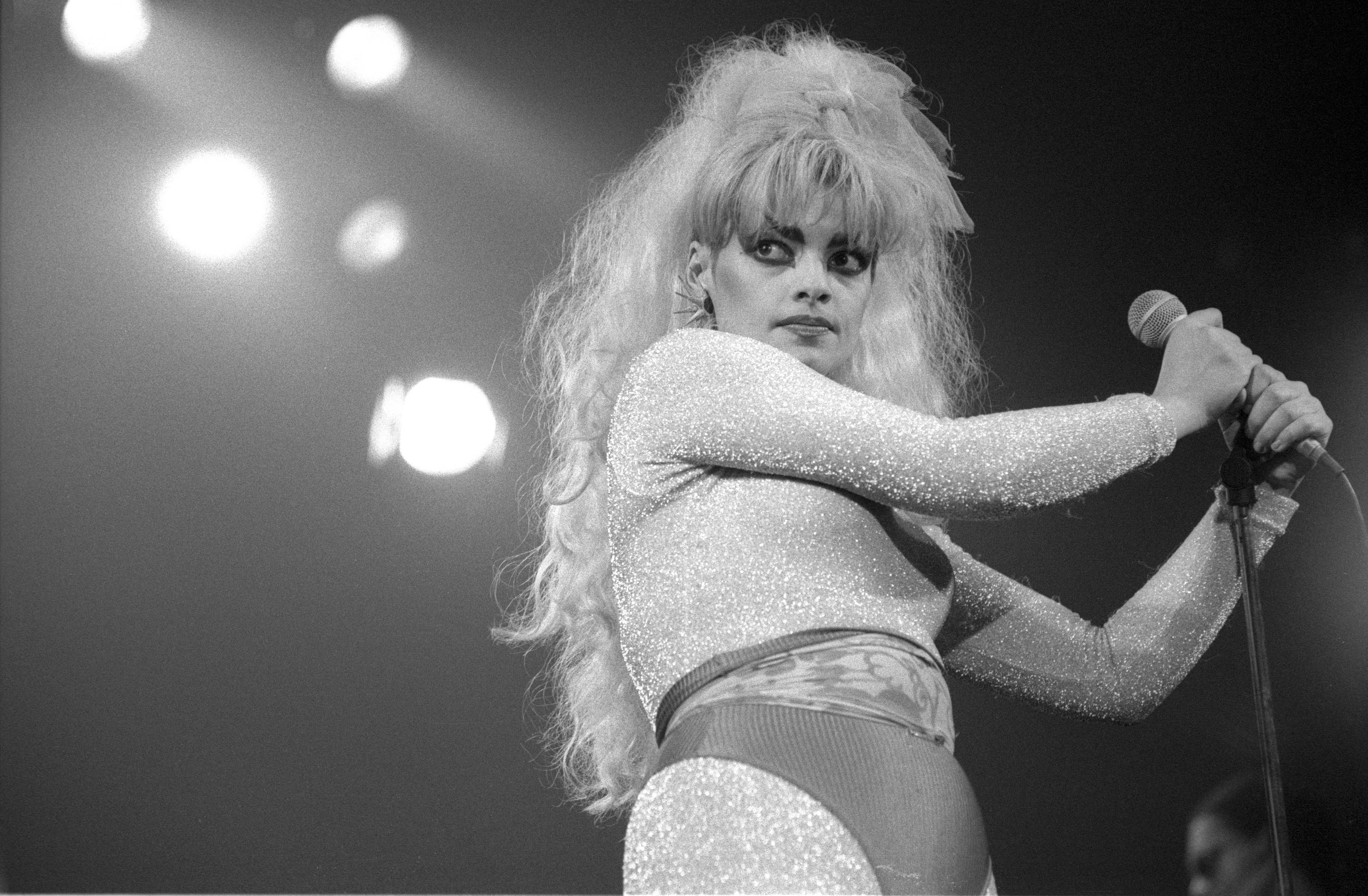 Tras iniciar su carrera solista con NunSexMonkRock (1982), Hagen amplió su popularidad con discos como Fearless (1983) e In Ekstase (1985), que la llevaron a presentarse en escenarios de Europa, Estados Unidos y América Latina