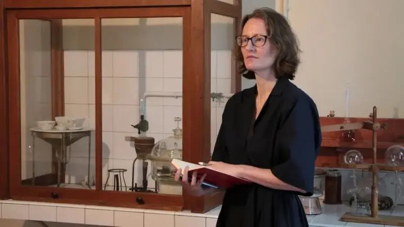 Dentro del laboratorio descontaminado de Marie Curie, donde trabajó después de salir de la