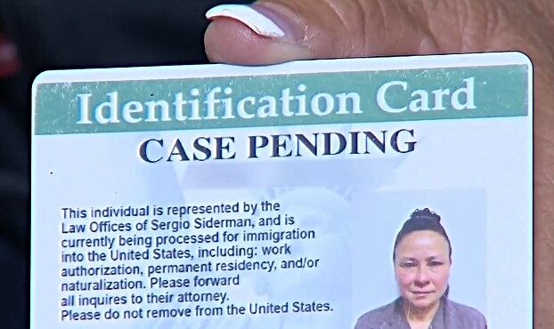 Esta tarjeta evitó que la mujer de California, originaria de Guatemala, fuera detenida