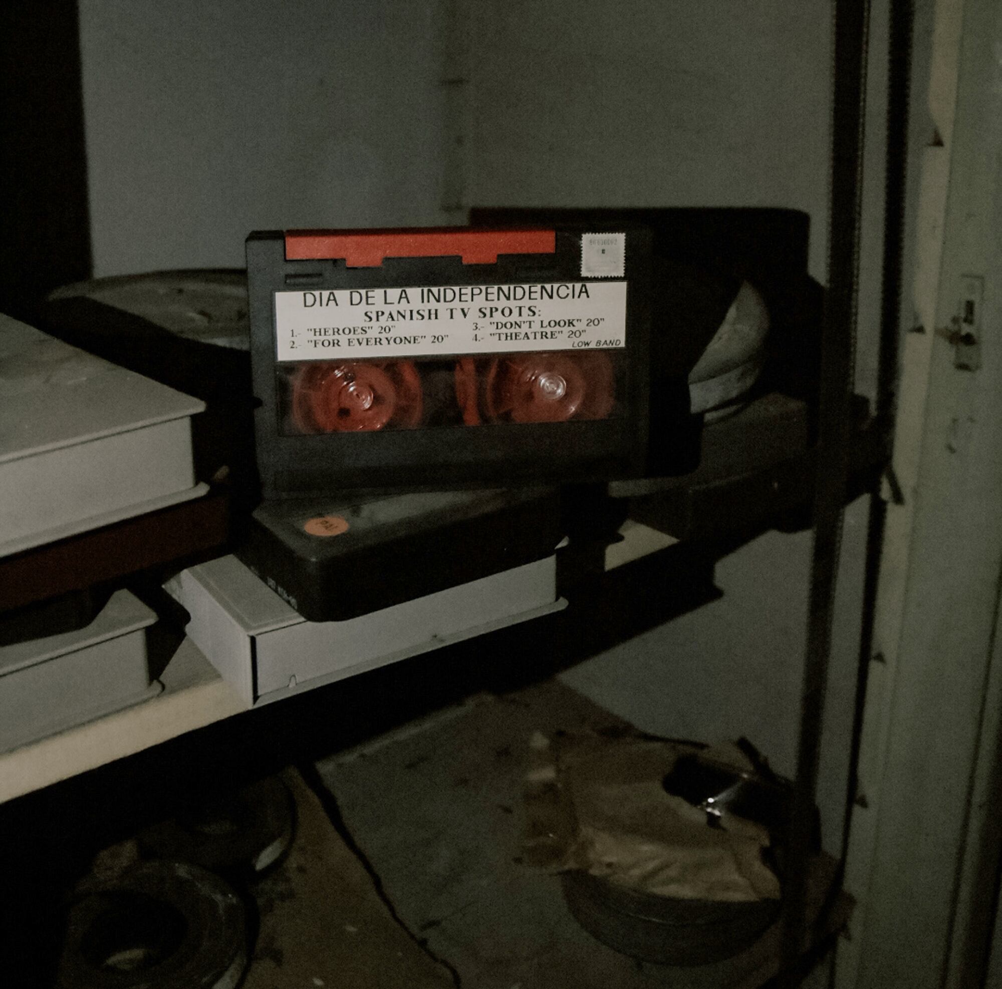 En el subsuelo del teatro se encontraron varias películas almacenadas de cuando el lugar también era un cine