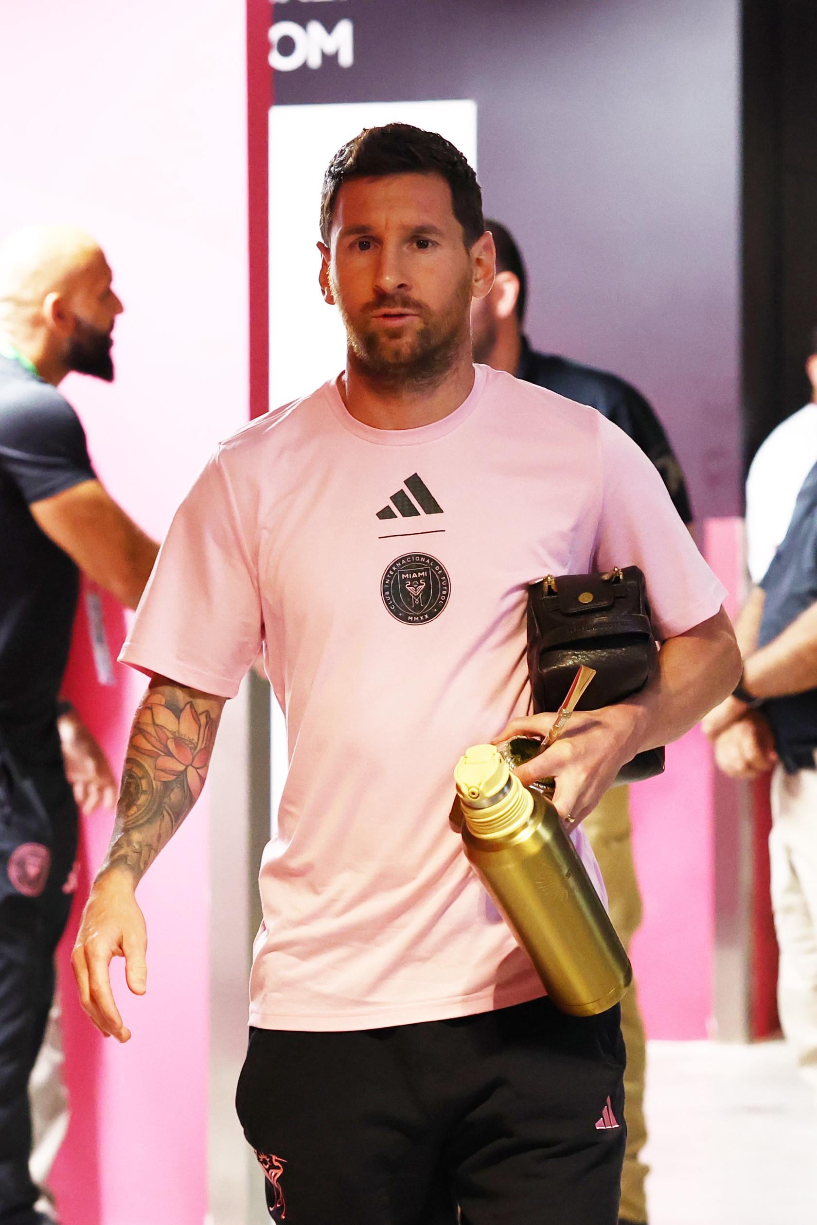 Messi con Inter Miami vs. León, en vivo por la Leagues Cup: el minuto a minuto del partido 14 Messi llegando con su mate al estadio