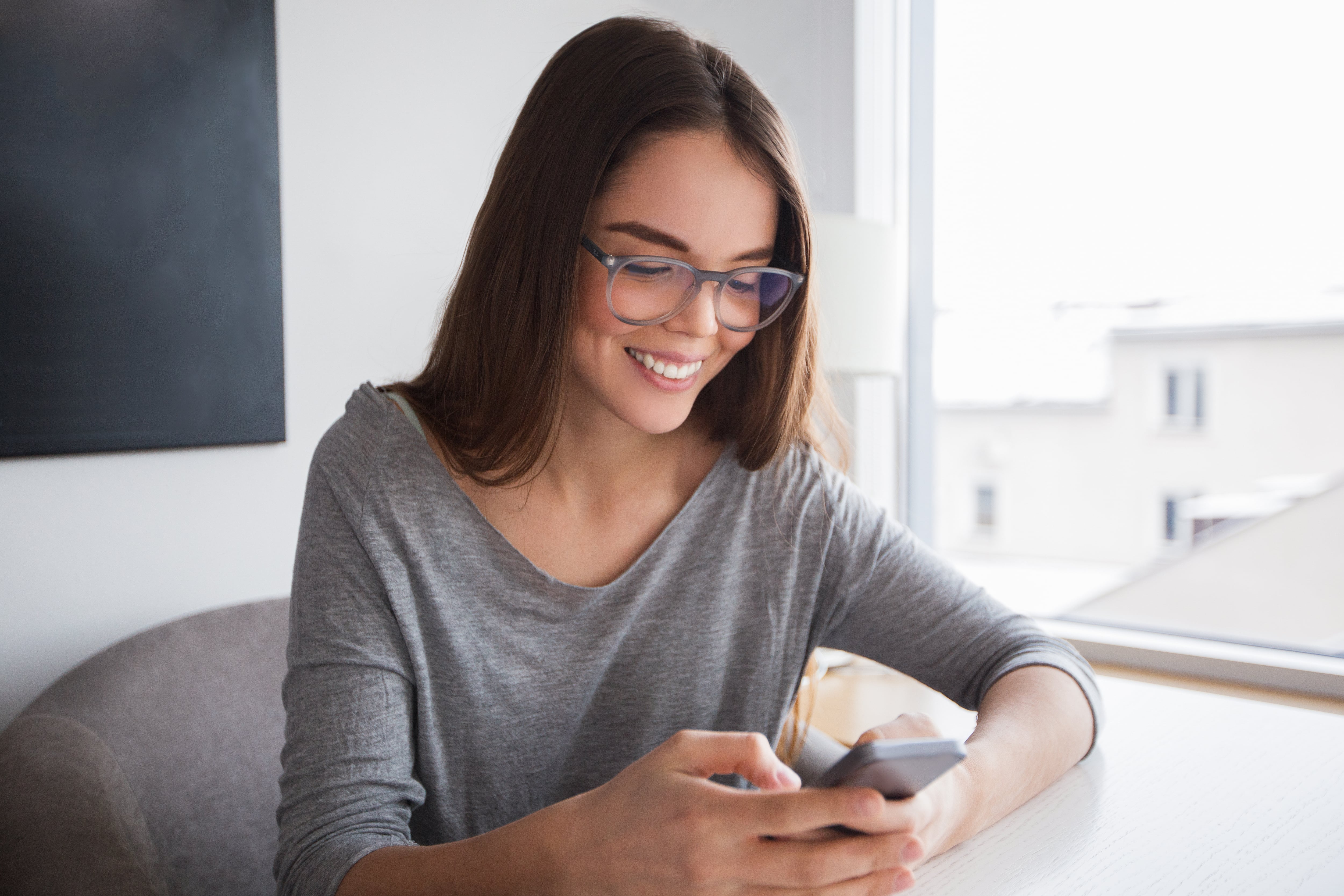 Los que mandan mensajes escritos en vez de audios comparten cuatro rasgos impactantes, según la psicología