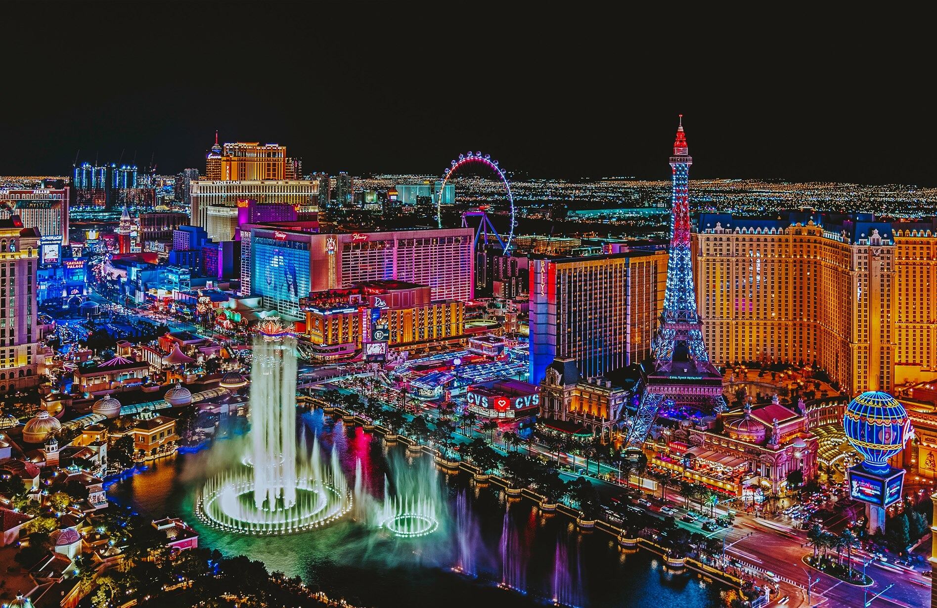 Las Vegas, la ciudad donde el entretenimiento nunca termina, es el destino ideal para quienes buscan diversión, vida nocturna y una experiencia única