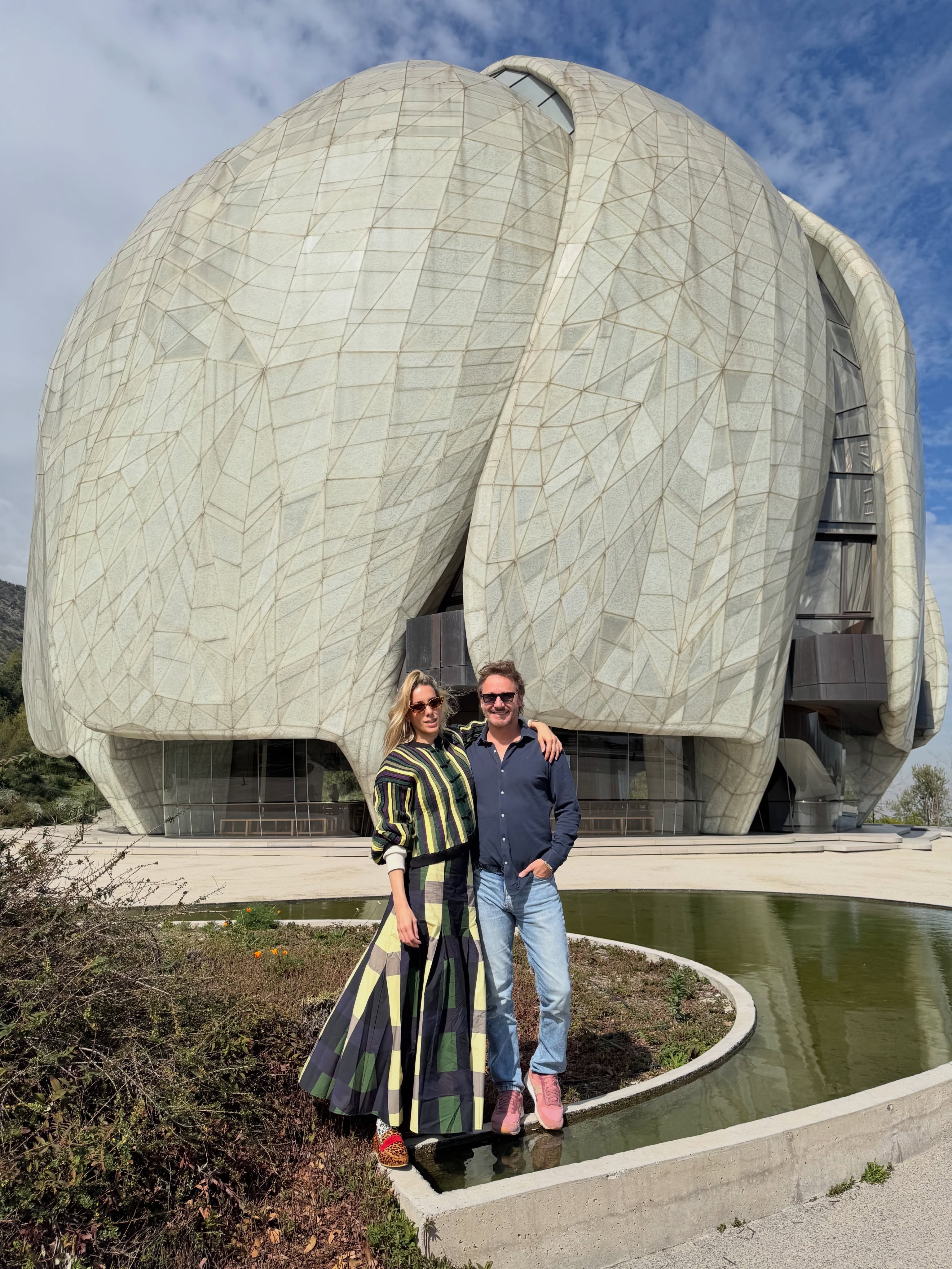 La pareja visitó el Templo Bahá’í (Foto: Instagram @anita.espasandin)