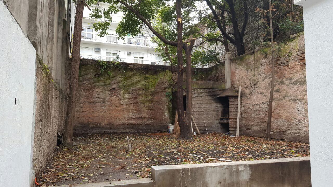ANTES. Vista desde el departamento en planta baja hacia el pulmón de manzana.