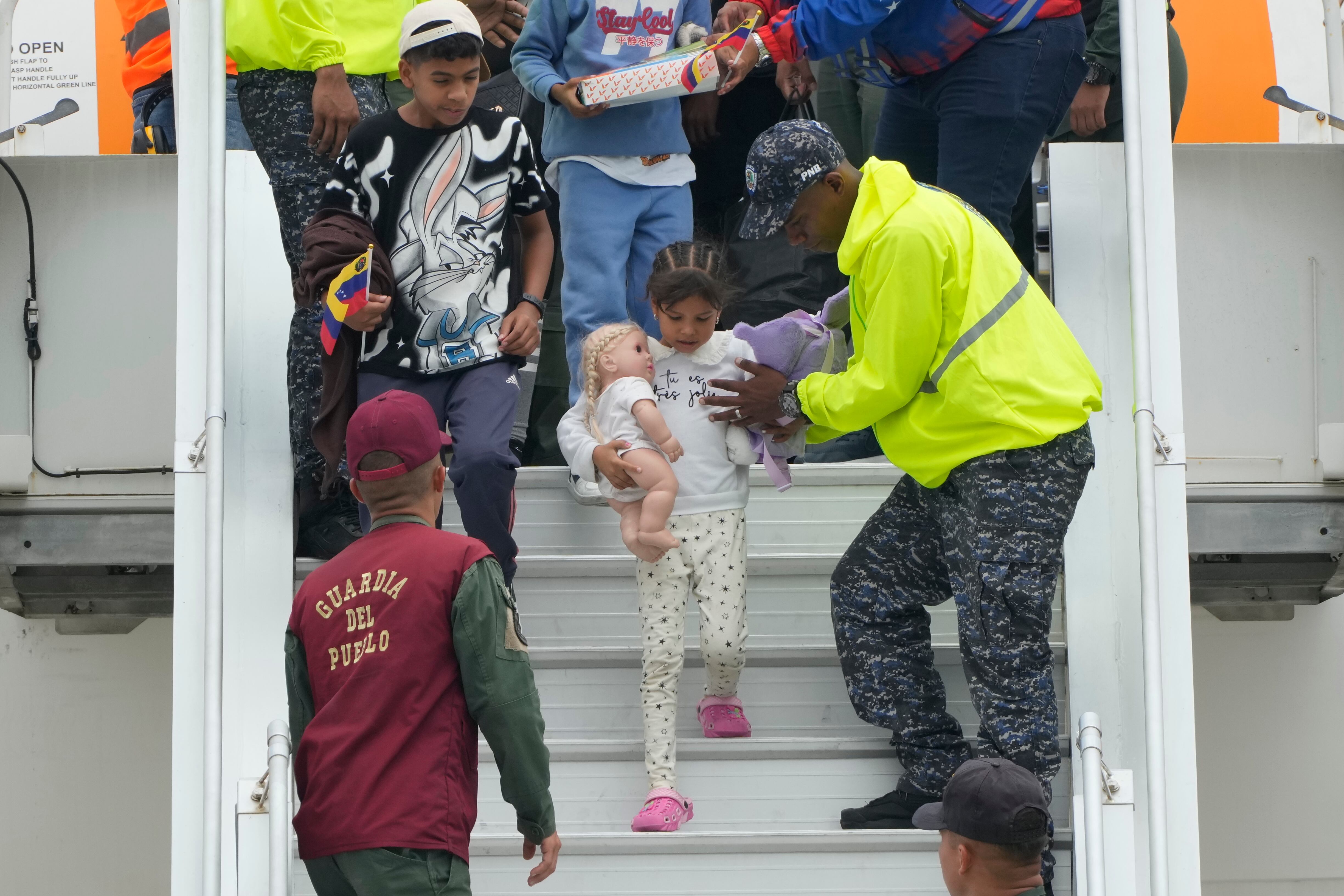 La deportación deja a hijos ciudadanos en una encrucijada: exilio o abandono