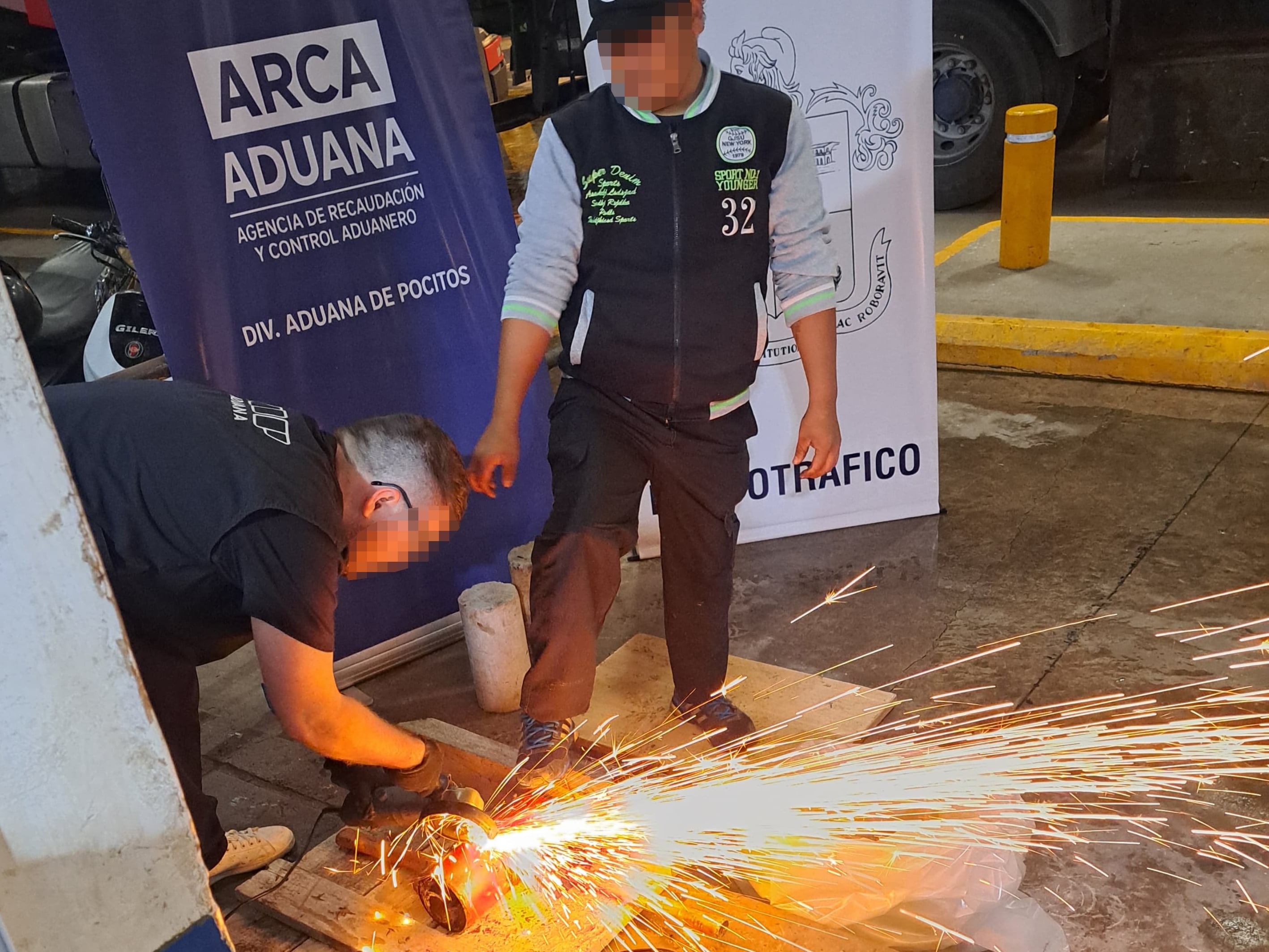 Escáner, alerta y hallazgo: así desarticularon una maniobra para ingresar cocaína desde Bolivia en crickets hidráulicos