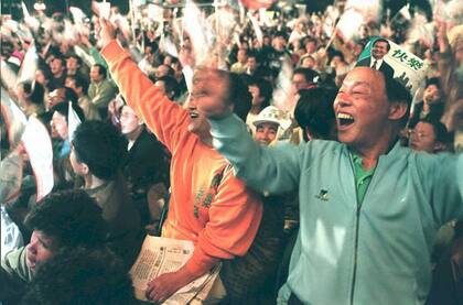 La apertura democrática comenzó en los años 80 y culminó en la década siguiente.