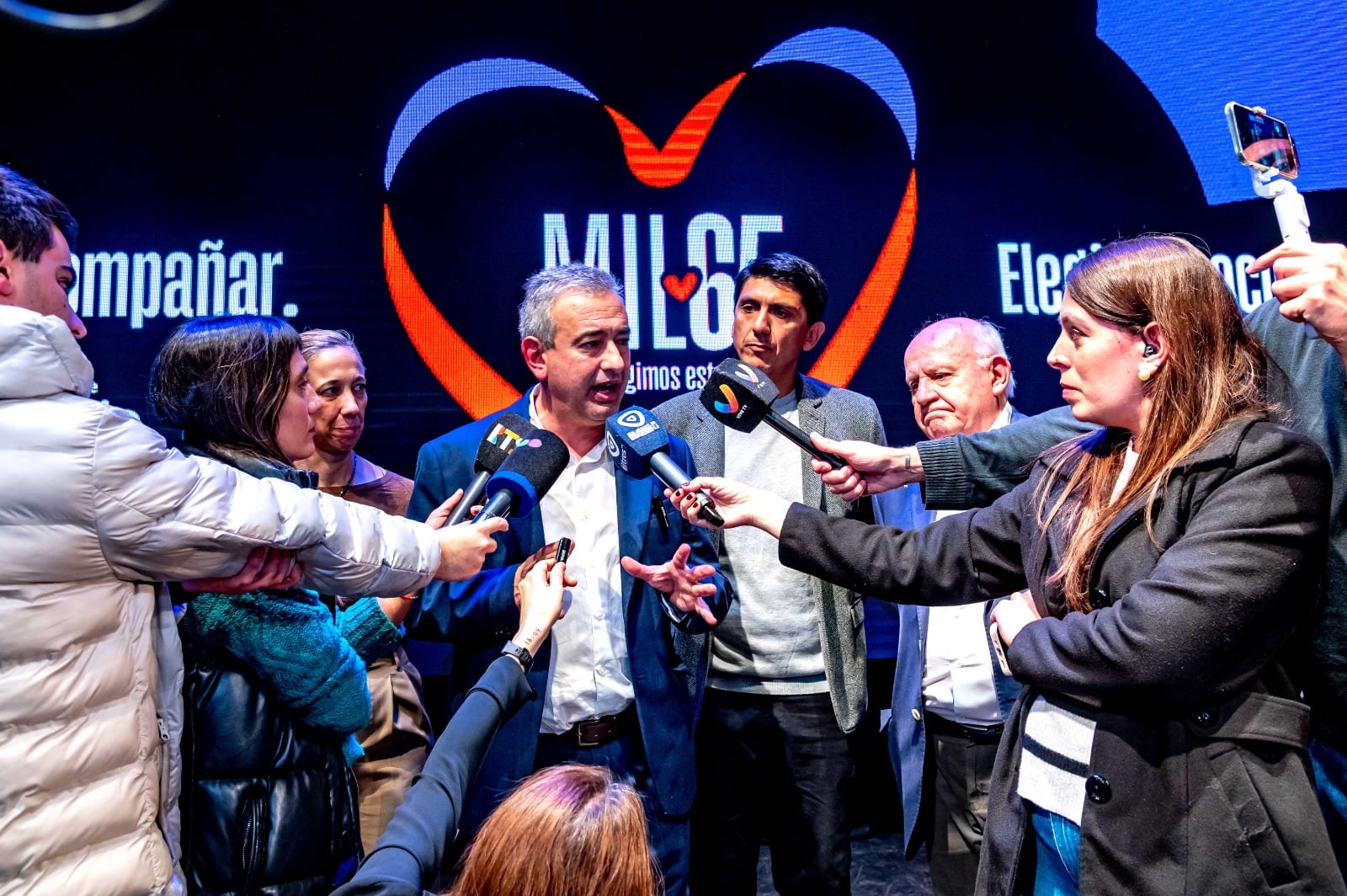 La municipalidad de Rosario presentó un programa para contener a niños de hasta tres años y adultos mayores Pablo Javkin, intendente de Rosario