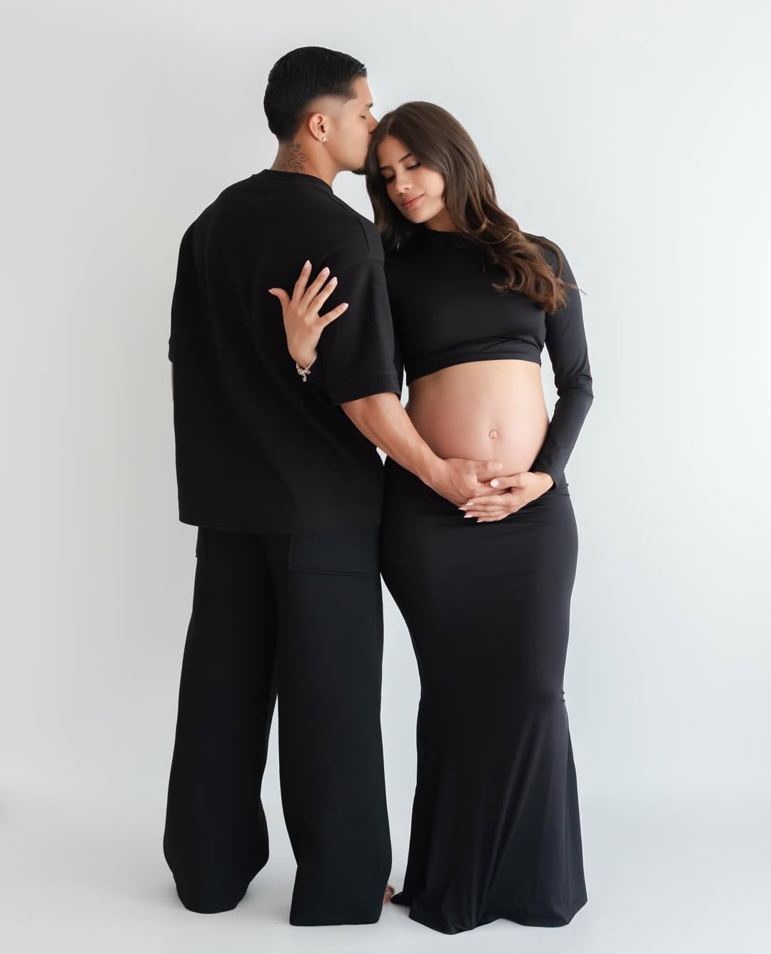 “Cucho” Hernández anunció que su segundo hijo con su mujer Camila Acevedo nació el 1 de junio (Foto: Instagram @cuchohernandez)
