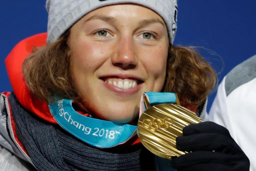 Dahlmeier con una de sus medallas de oro en los Juegos Olímpicos Invernales de Pyeongchang 2018
