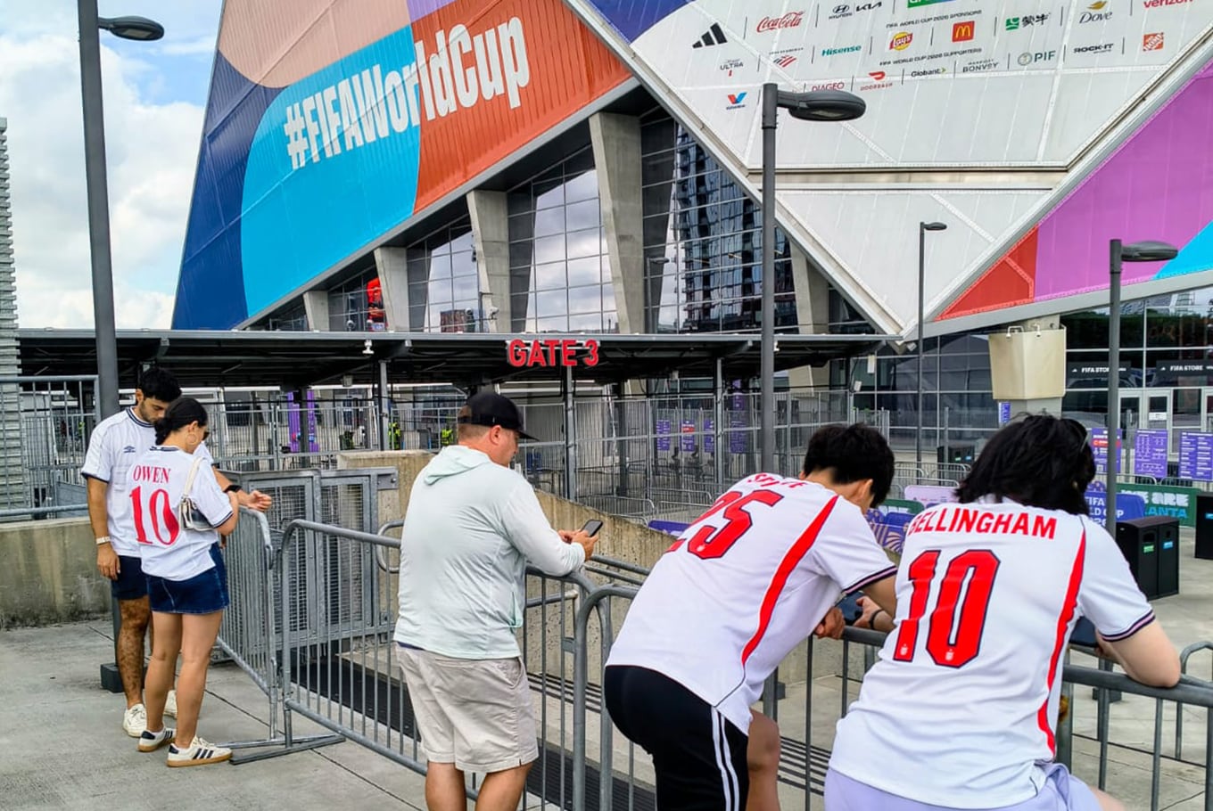 Argentina vs. Inglaterra, EN VIVO por el Mundial 2026: hora, TV y las formaciones 6 Ingleses esperando para entrar a la cancha antes del partido contra Argentina