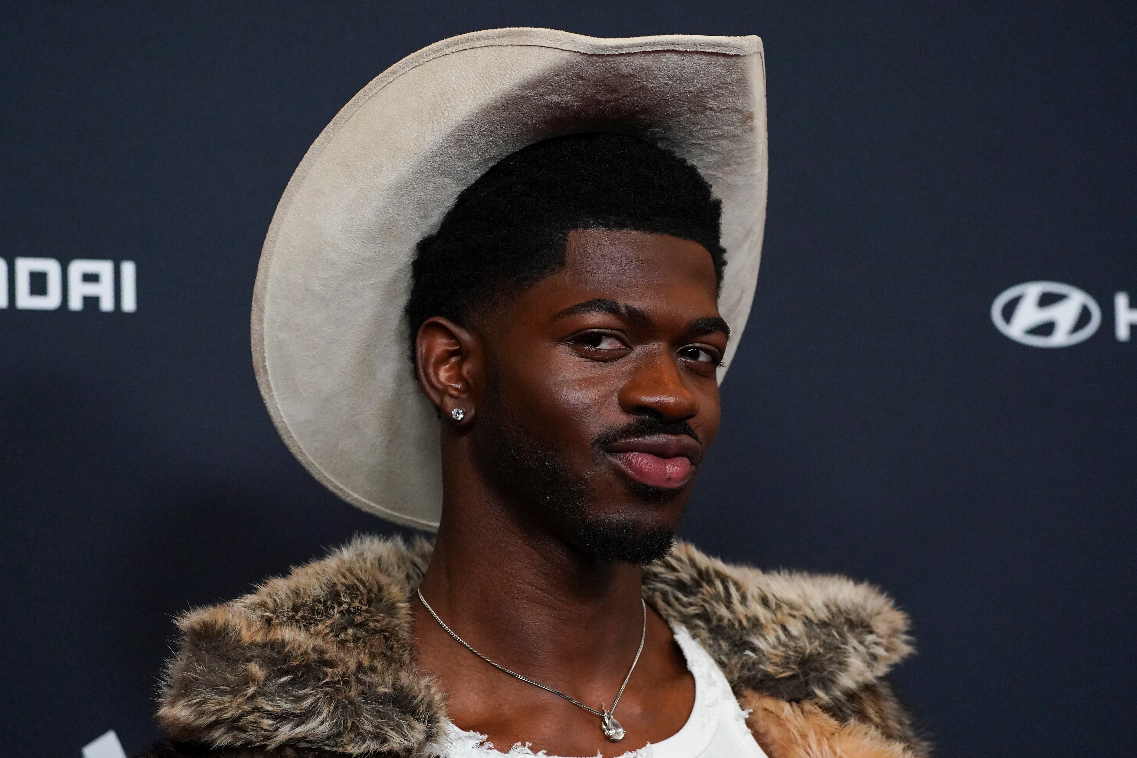 Lil Nas X vuelve a la música luego del arresto y la rehabilitación