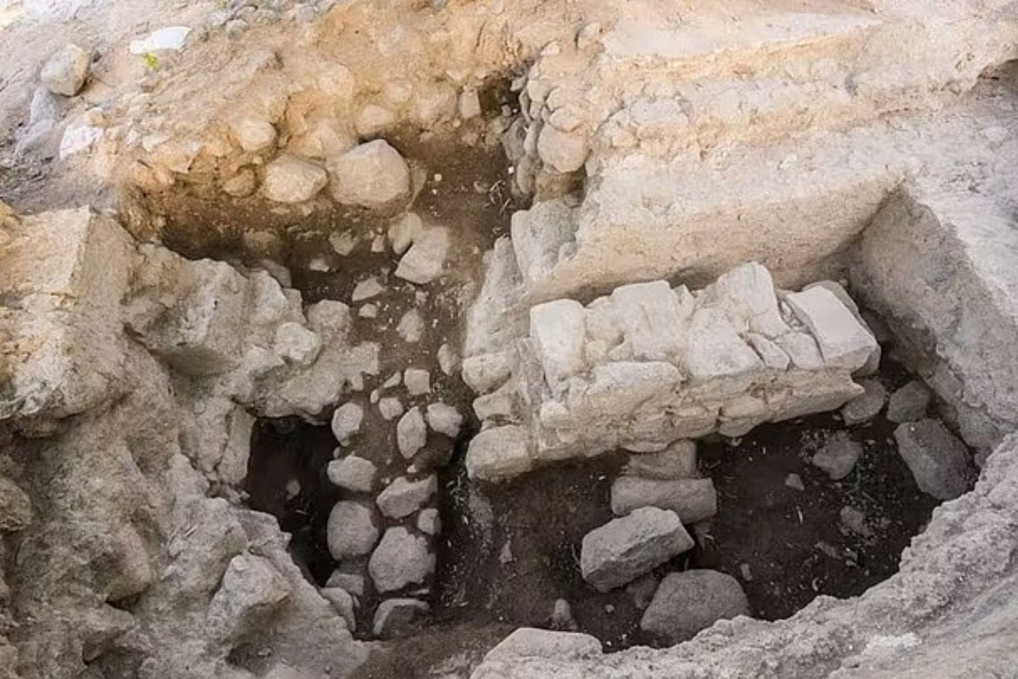 Los arqueólogos encontraron muros de piedra que creen que formaban parte del lugar de nacimiento de los apóstoles de Jesús