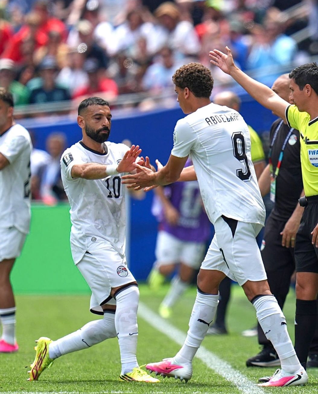 Hamza Abdelkarim reemplaza a Mohamed Salah en el empate entre Egipto y Bélgica, durante su debut en la Copa del Mundo