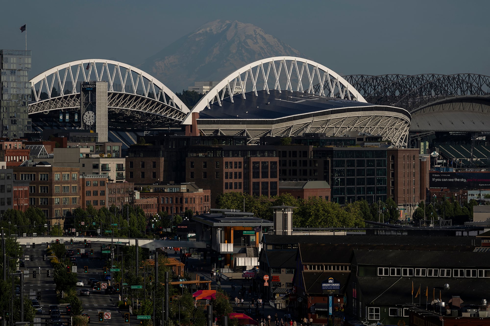 Las ciudades de Tacoma y Seattle se encuentran a menos de 100 km del volcán