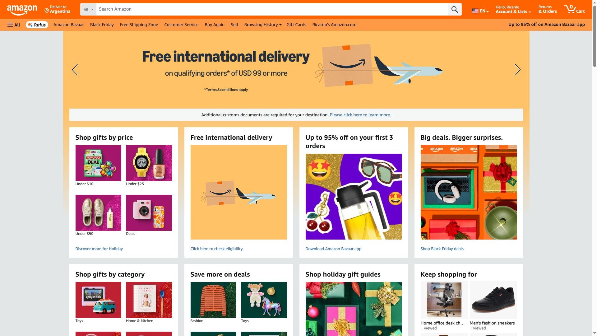 Amazon tiene productos con descuento por BlacK Friday y con envío al país; para saber cuáles son hay que elegir Argentina como destino en el selector que está arriba a la izquierda en la página, al lado del logo de la compañía