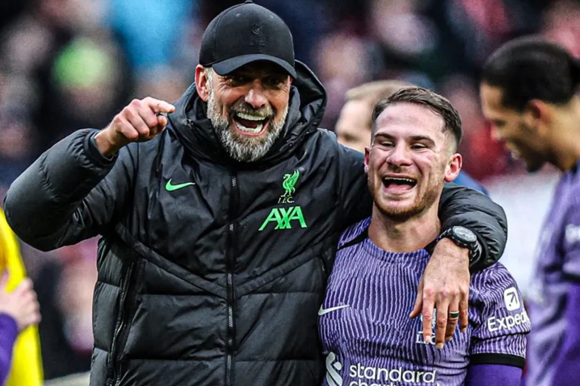 Alexis Mac Allister junto a Jürgen Klopp