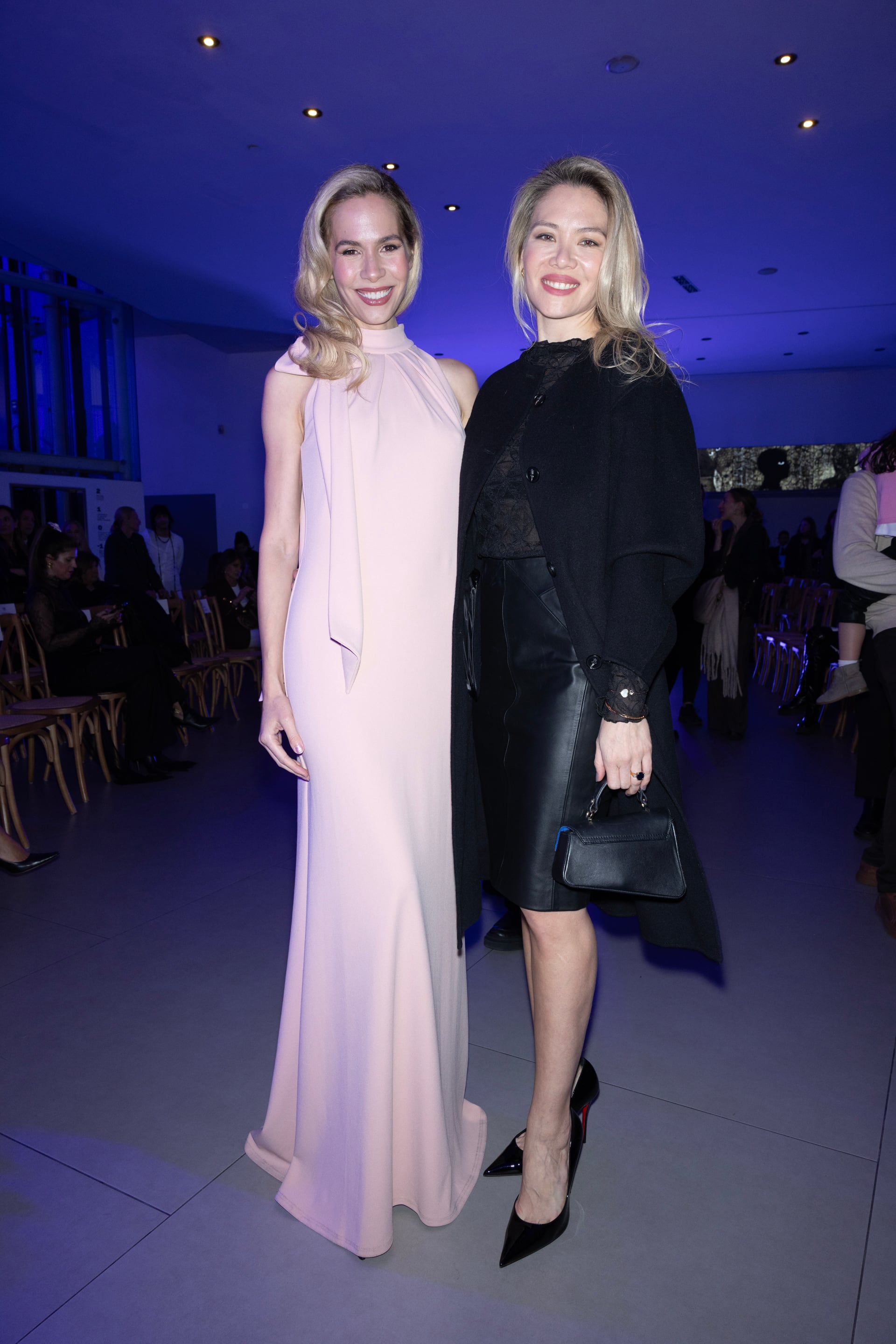 Con un diseño de Camila Romano, la creadora de la Semana de la Alta Costura (SAC) Elina Costantini, recibió a Macarena Lemos